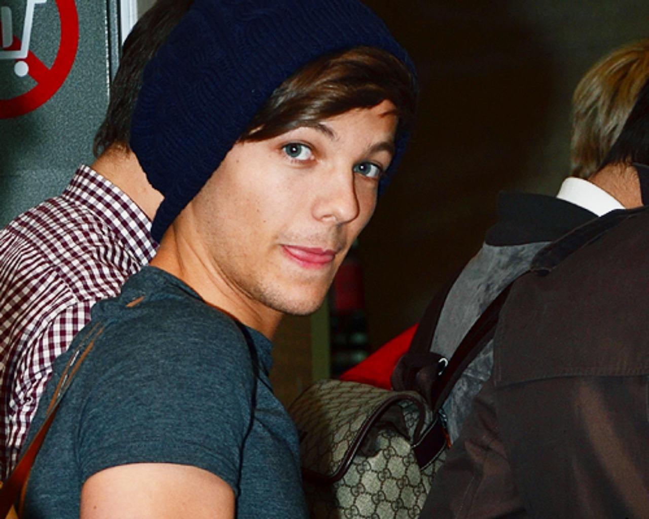 1280x1024 Louis Tomlinson, One Direction, And 1d Image Tomlinson Imagines Protective