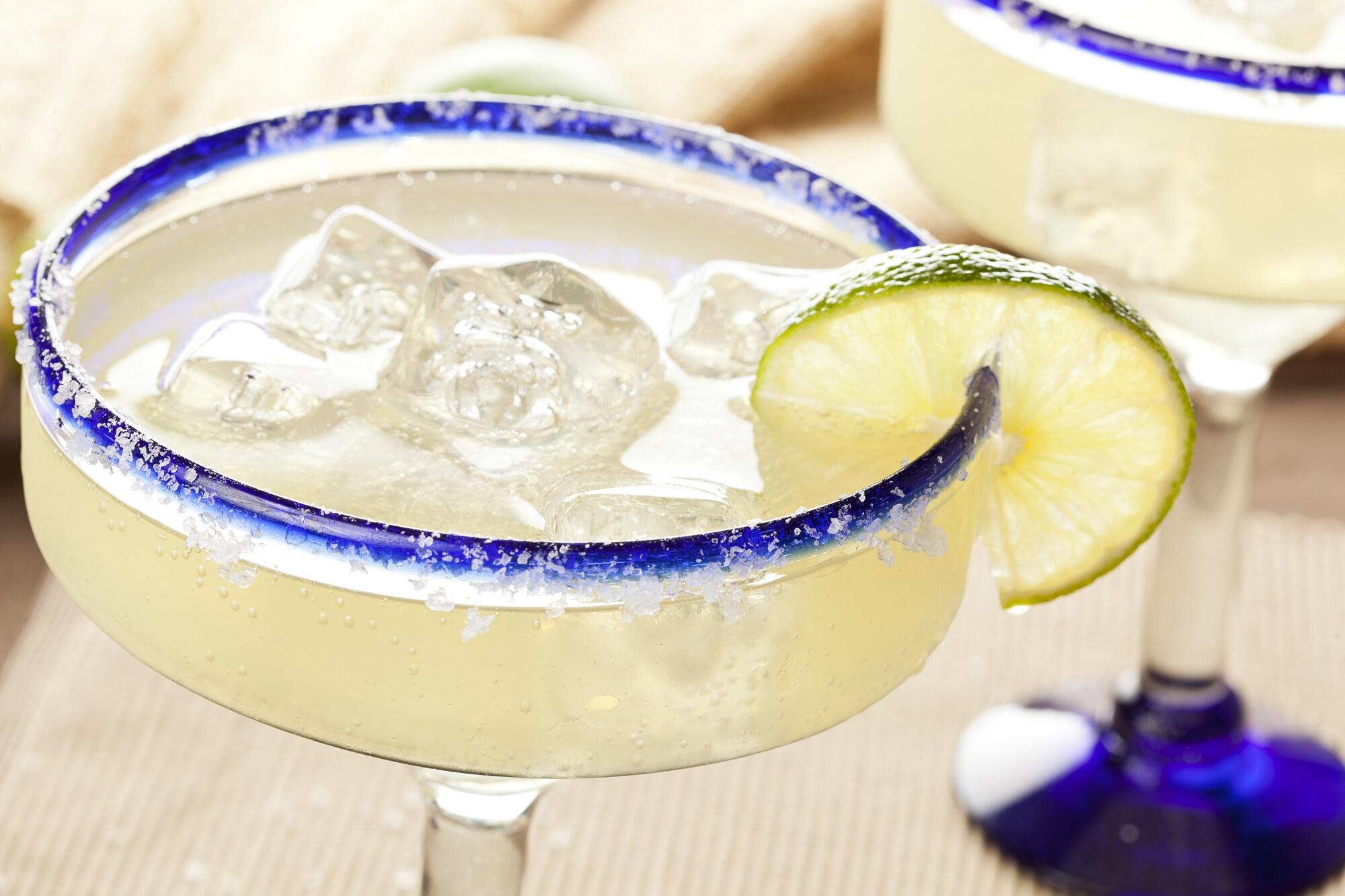 2000x1333 Margarita HD Wallpaper