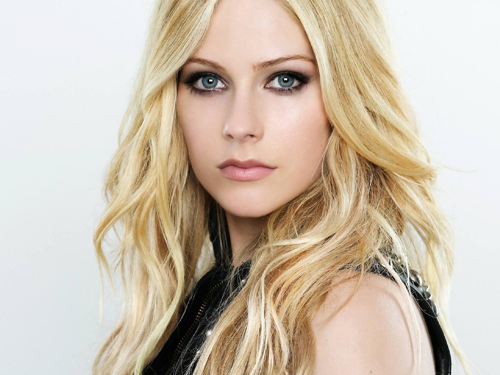 1600x1200 Female Celebrity Wallpaper