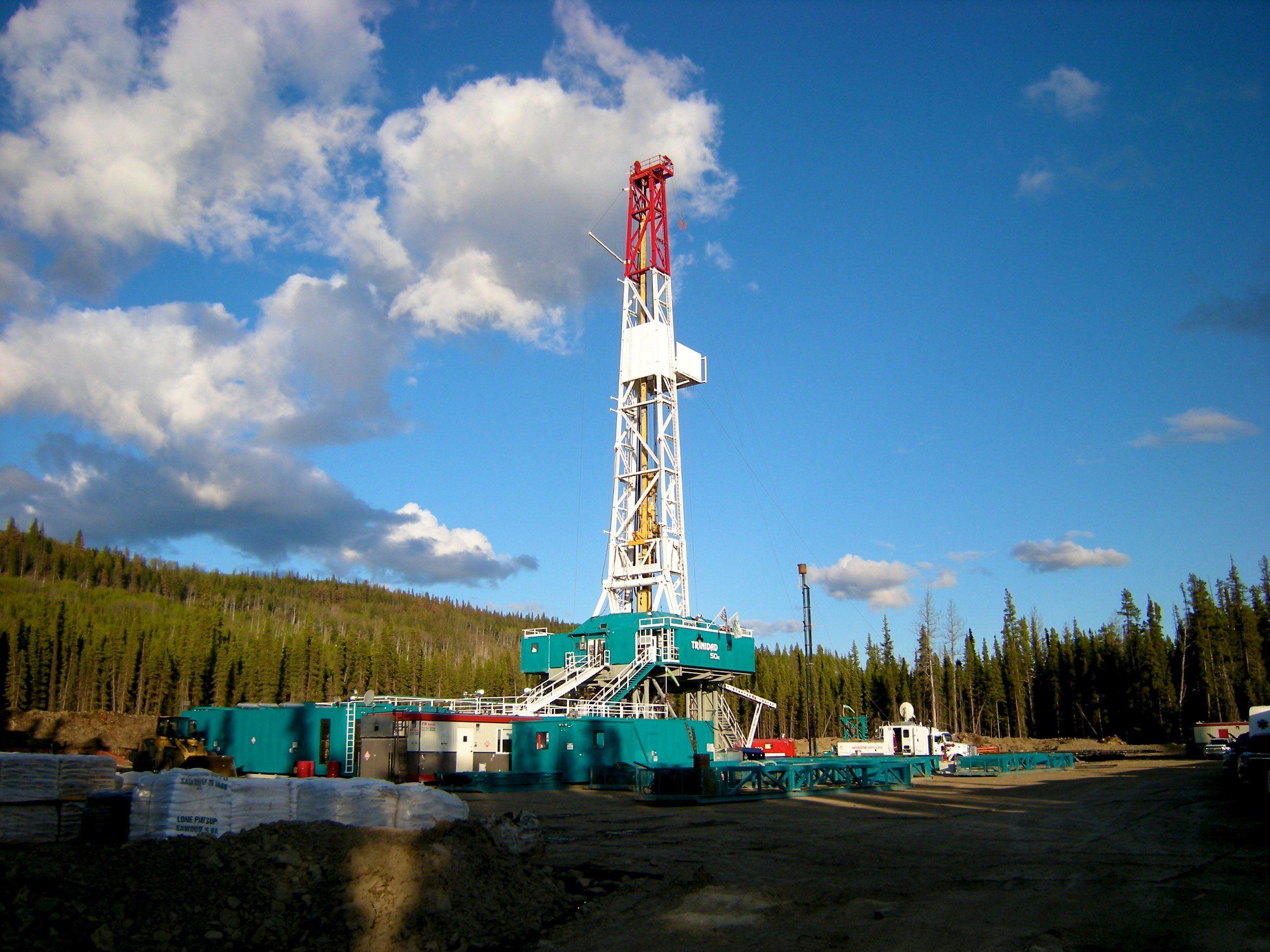 2592x1944 Boost plută Lipițivă drilling rig picture wallpaper