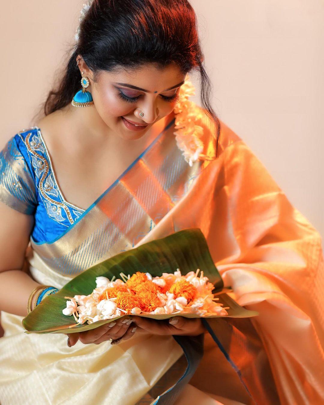 1080x1350 Malayalam actress Gayathri shan hot in Kerala saree photo Photo: HD Image, Picture, Stills, First Look Posters of Malayalam actress Gayathri shan hot in Kerala saree photo Movie