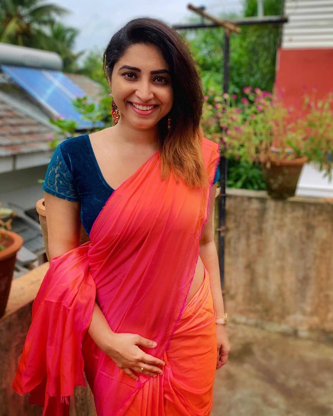 1080x1350 Actress In Saree Wallpaper