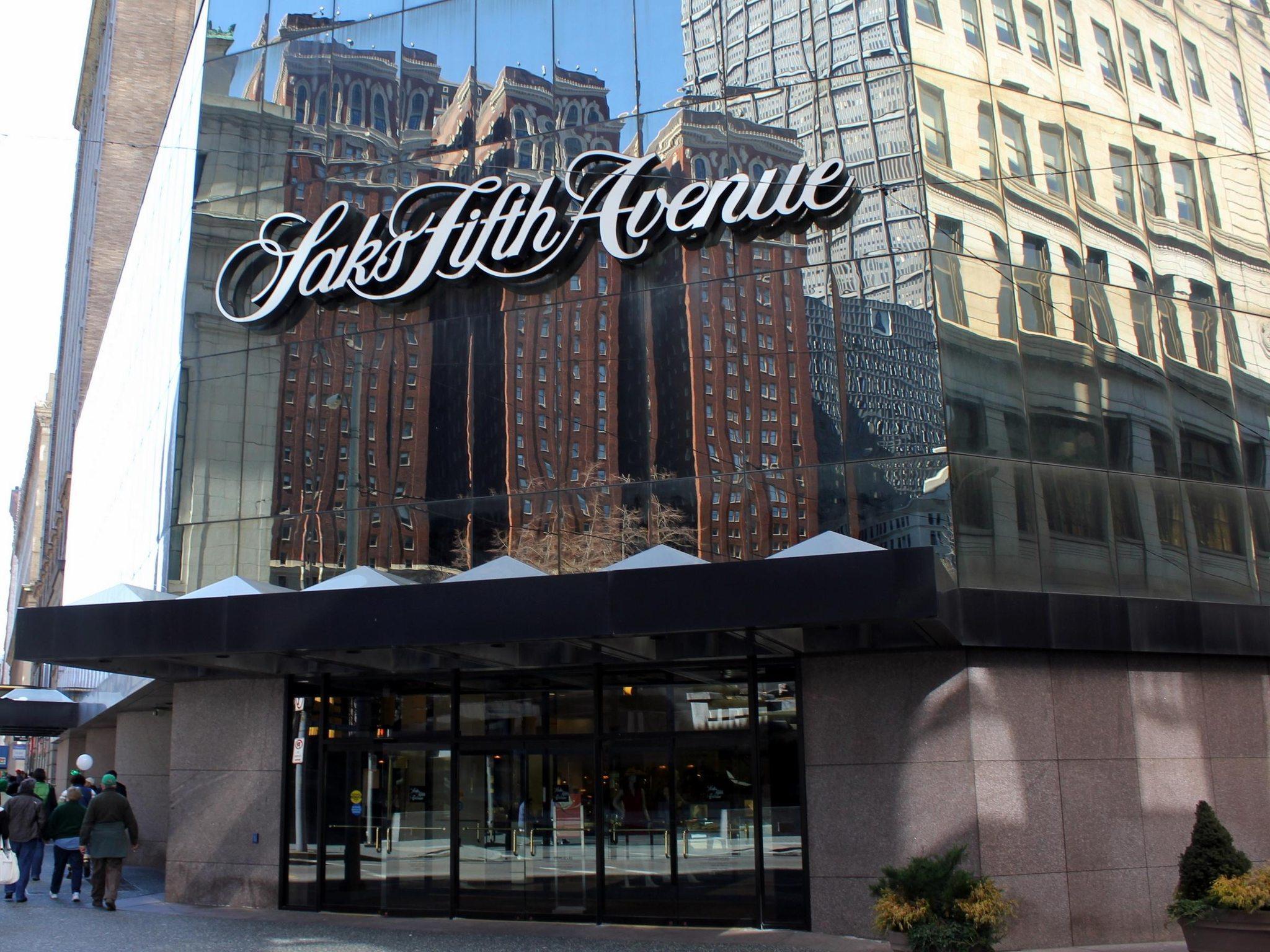 Five avenue. Пятая авеню нью-йорк. Saks fifth avenue new york. Пятая авеню, 500. 5 авеню америка.