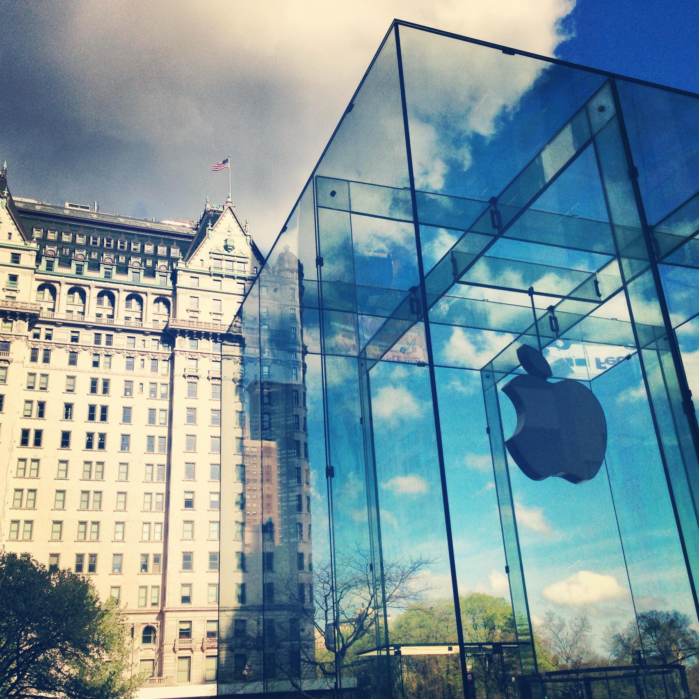 2448x2448 Apple wants to expand iconic 5th Avenue store, but without paying full rent price