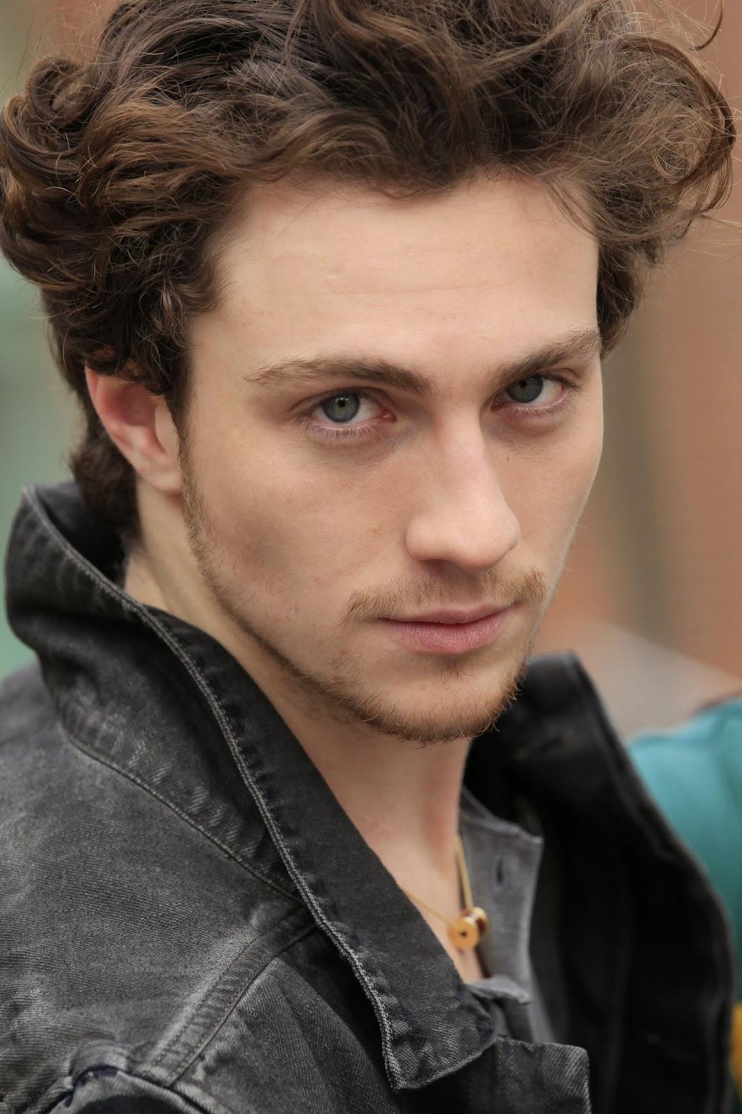 1066x1600 Aaron Taylor Johnson Photohoot