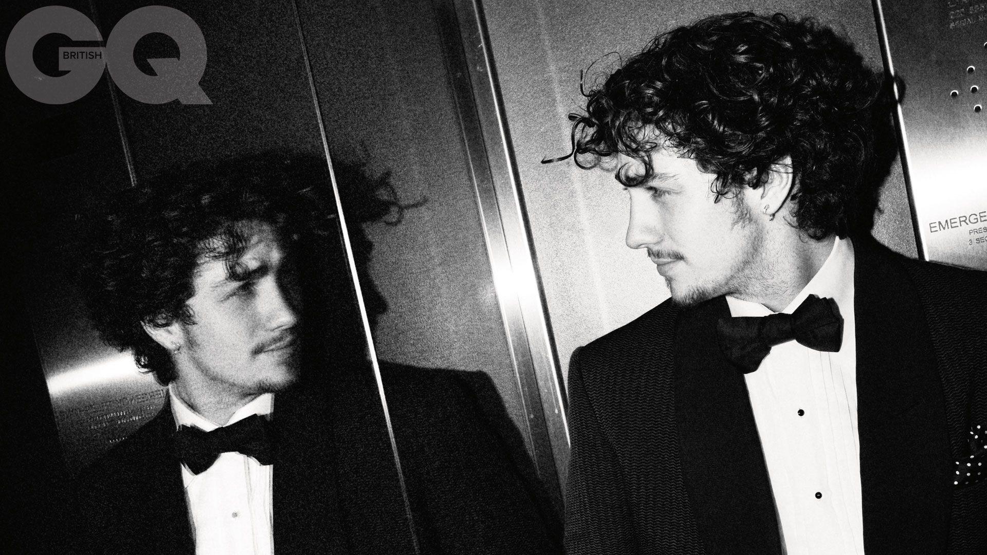 1920x1080 Smirnoff Black Most Stylish Man: Aaron Johnson Men Of The Year 2010
