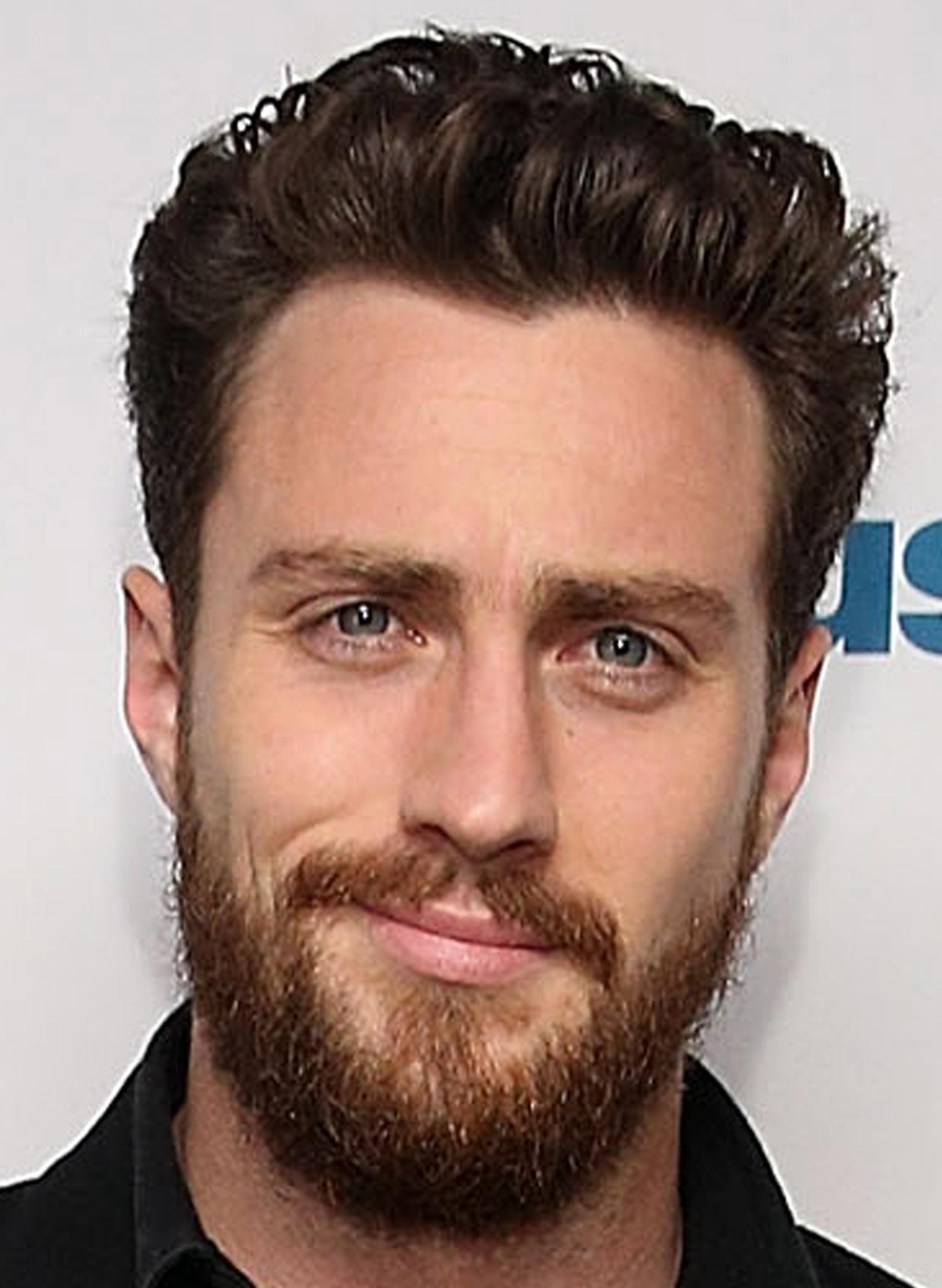 1568x2144 Aaron Taylor Johnson Wallpaper