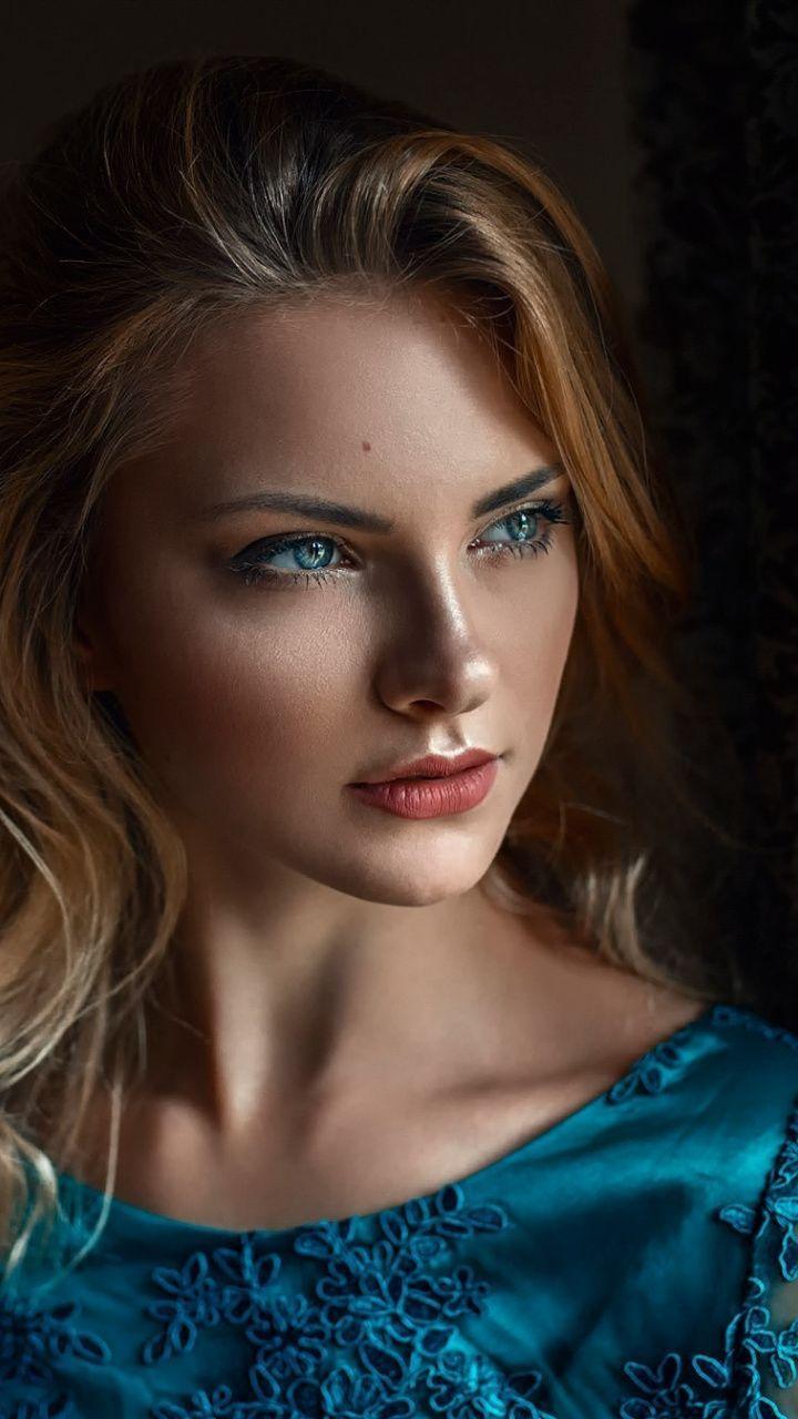 720x1280 Blue Eye Women Wallpaper