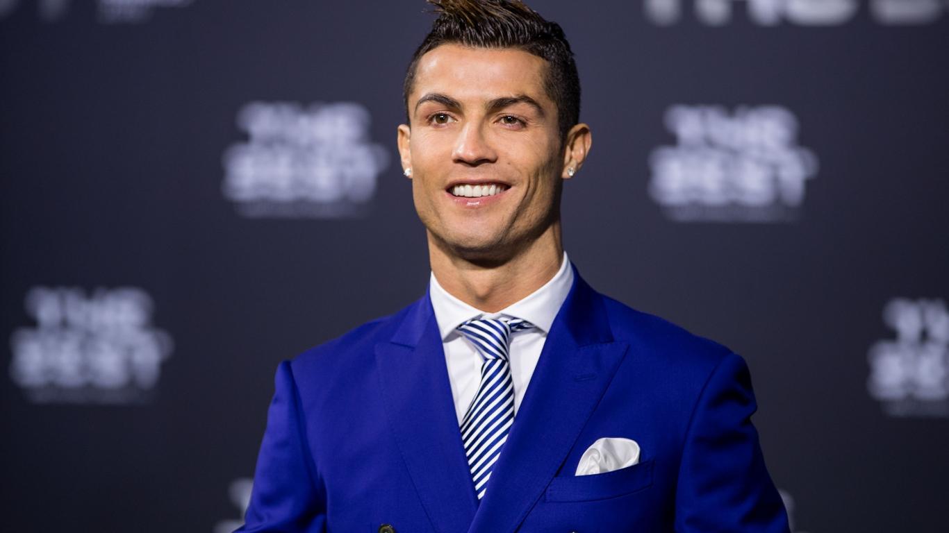 1366x768 Download 1366x768 wallpaper cristiano ronaldo, soccer, celebrity, smile, tablet, laptop, 1366x768 HD image, background, 9607