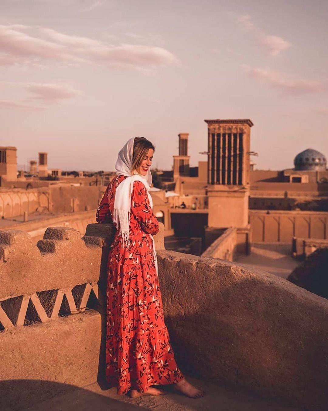 1080x1350 Wind catchers in Yazd Iran + modelling. Iranian women fashion, Persian fashion, Iranian girl
