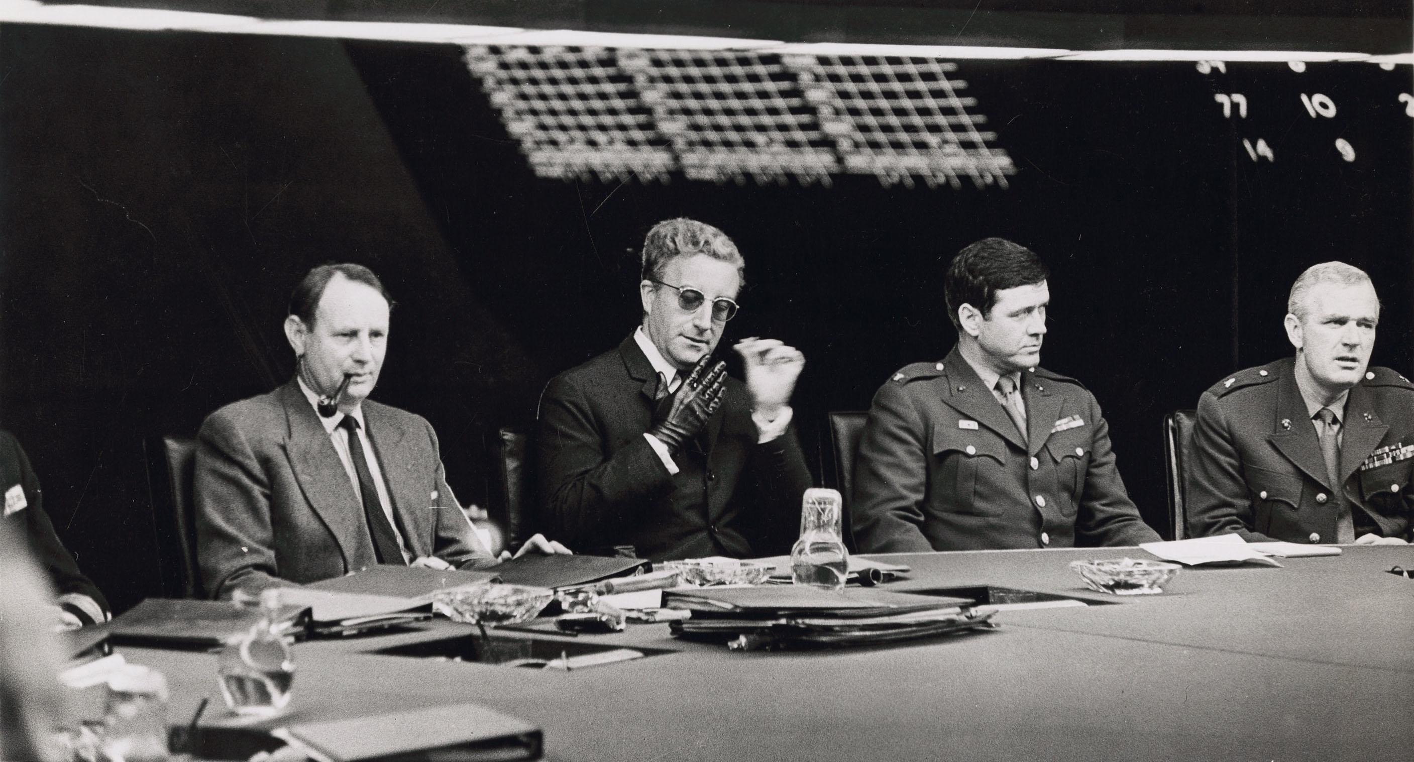 2815x1517 Dr. Strangelove or: How I Learned to Stop Worrying and Love the Bomb (1964)
