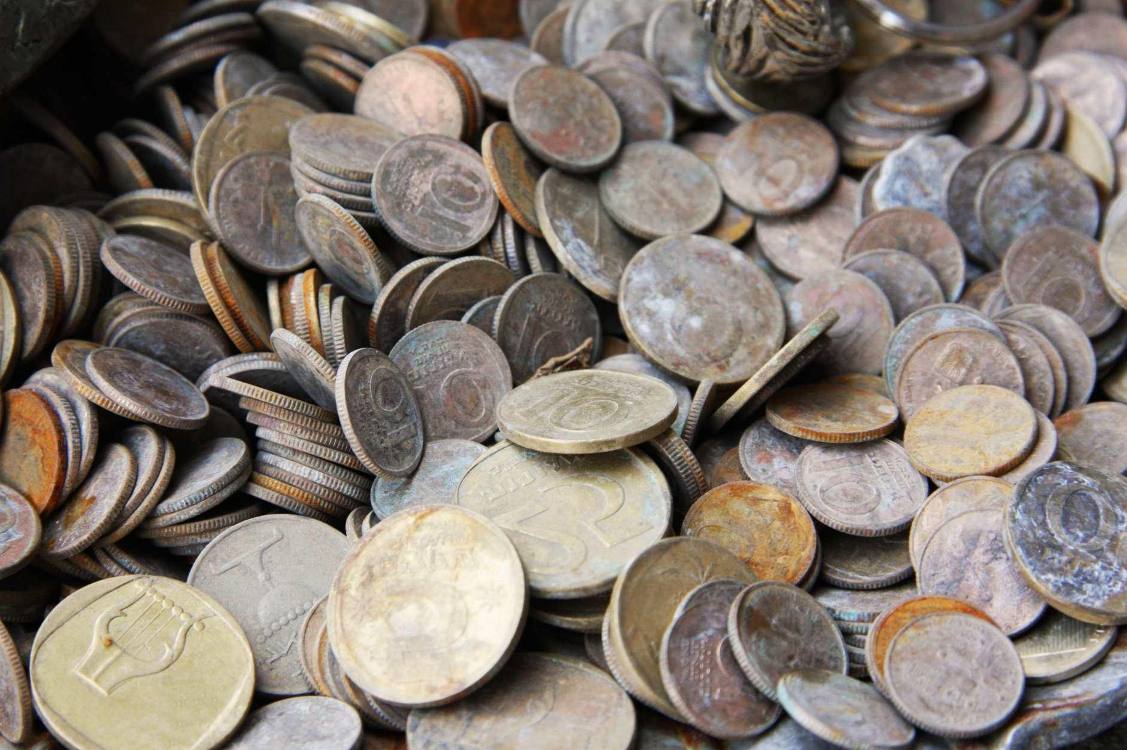 1127x750 Old Coins Hd Wallpaper