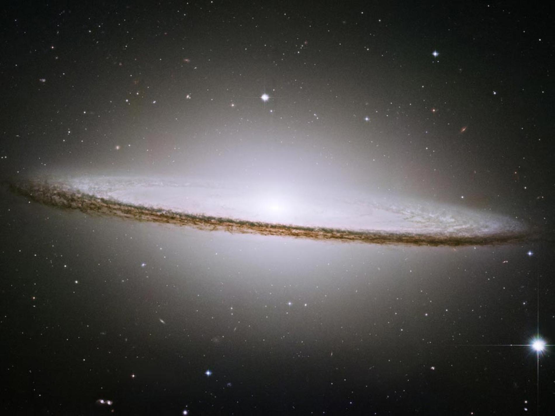 1900x1425 Hubble Space Telescope Photo, Hubble Picture, Image - National