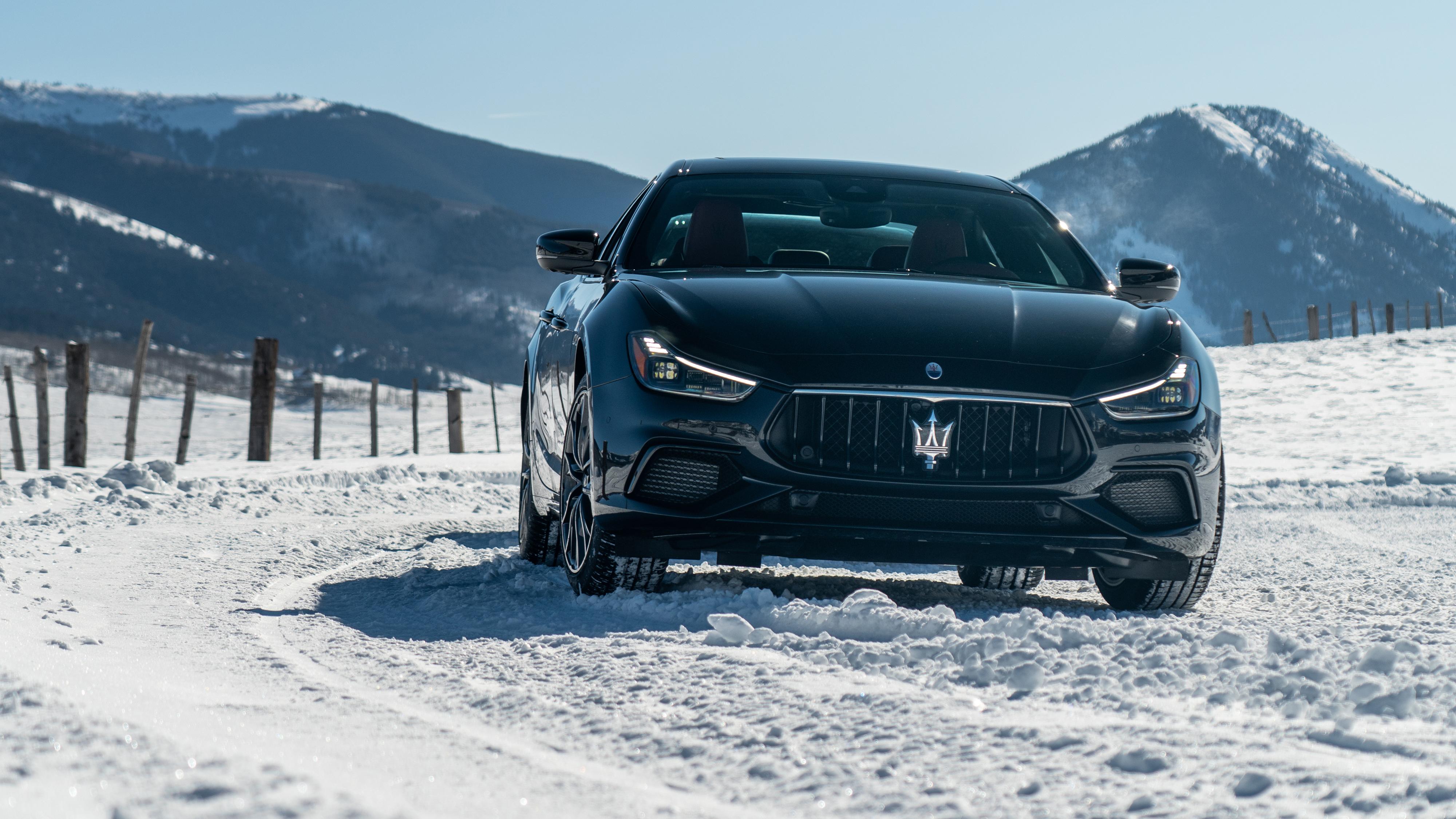 4000x2250 Maserati Ghibli in the snow 4k Ultra HD Wallpaper