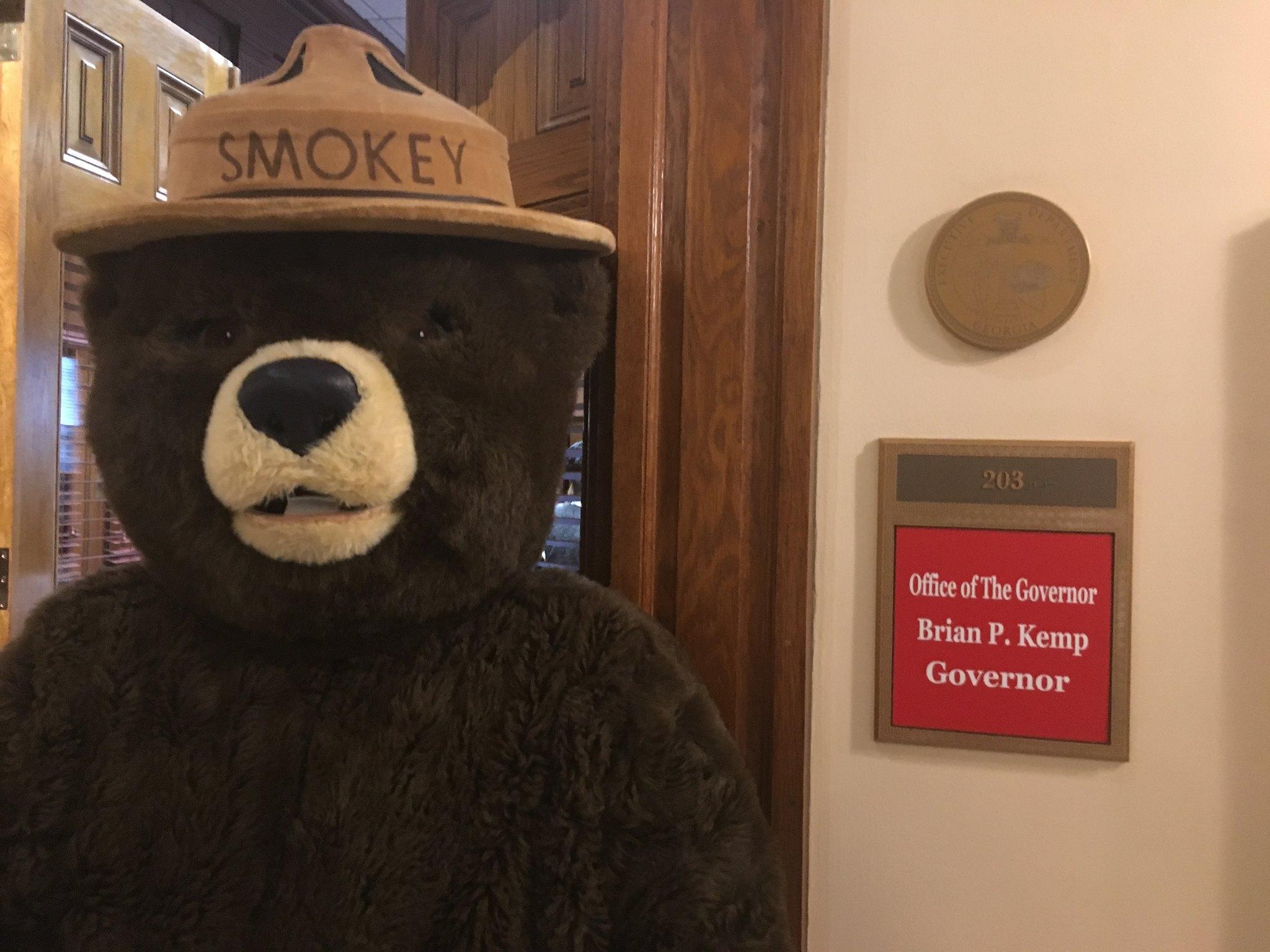 2048x1536 Smokey Bear. Georgia Forestry Commission