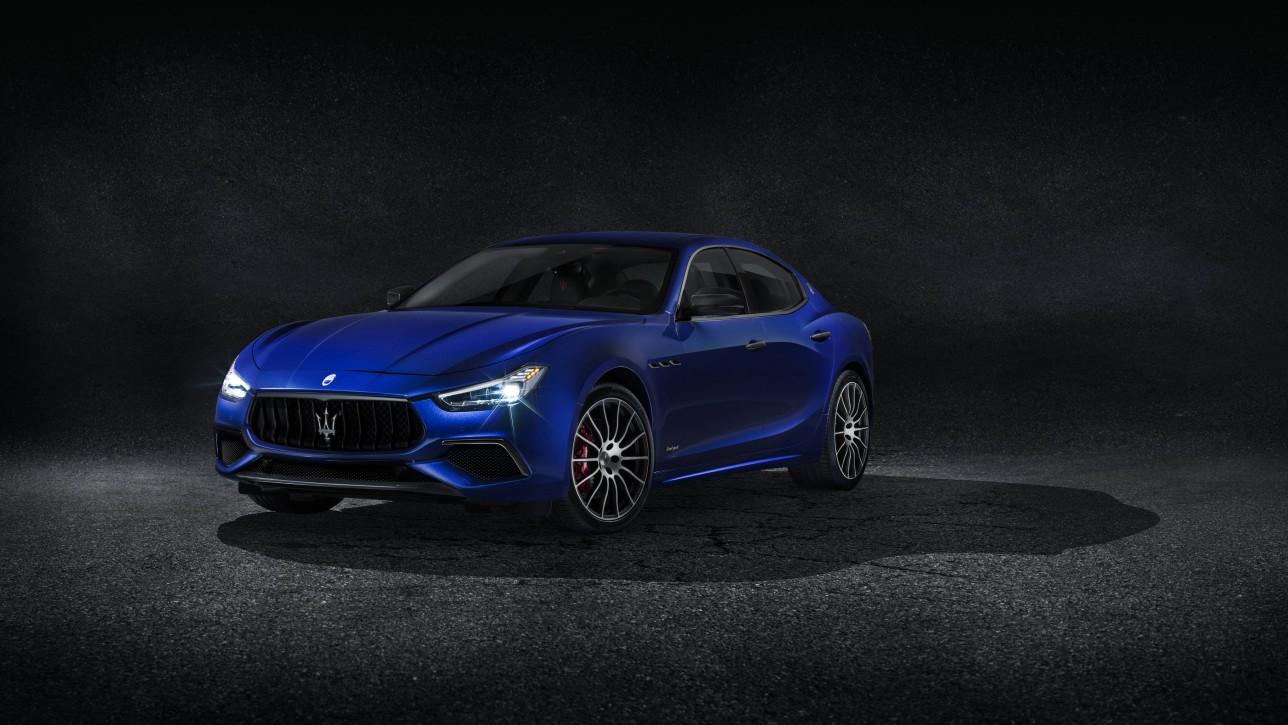 1288x725 Maserati Ghibli Gransport Blue Side View 4k