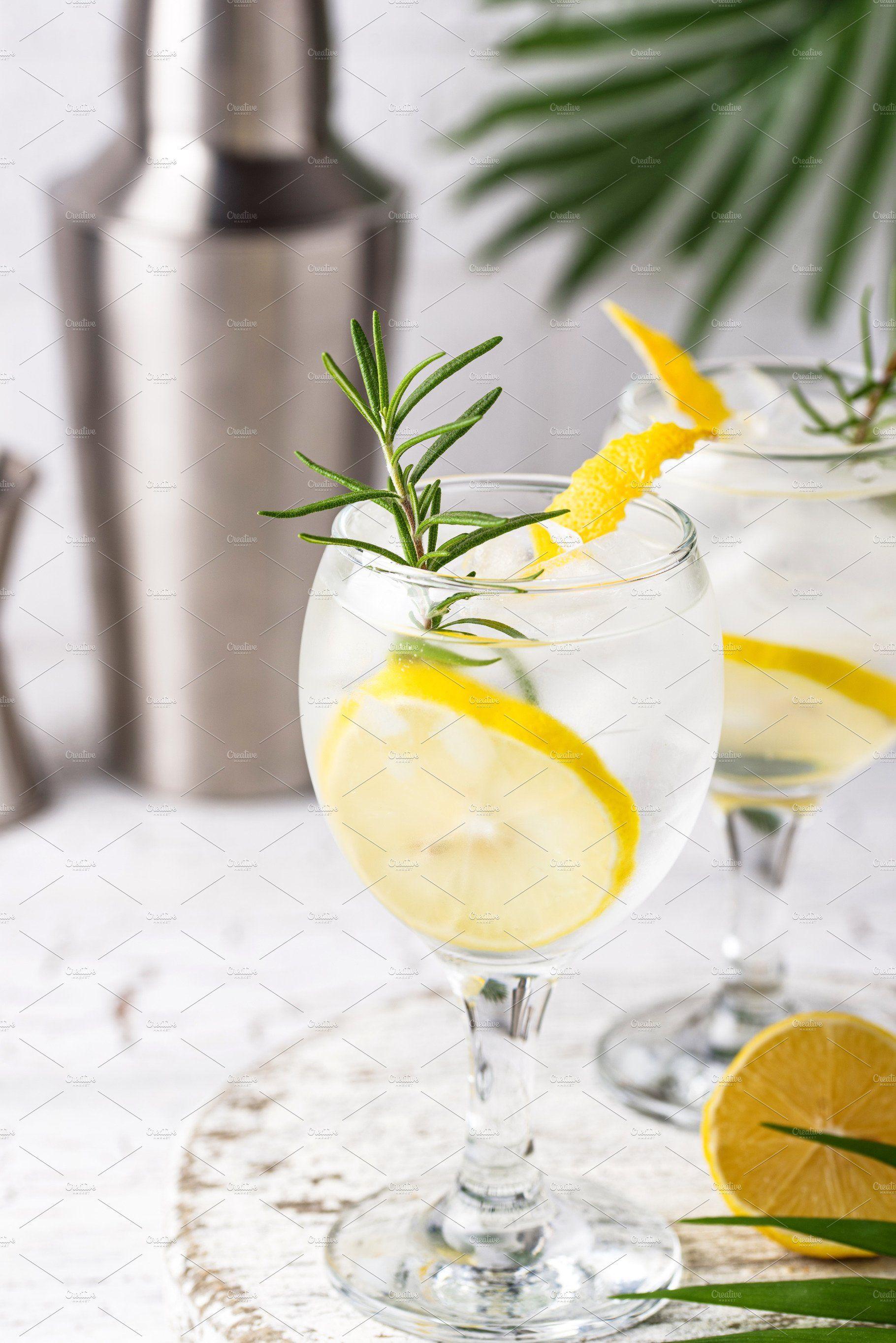 1820x2726 Gin tonic cocktail with lemon. Food drink photography, Gin and tonic, Chocolate drinks