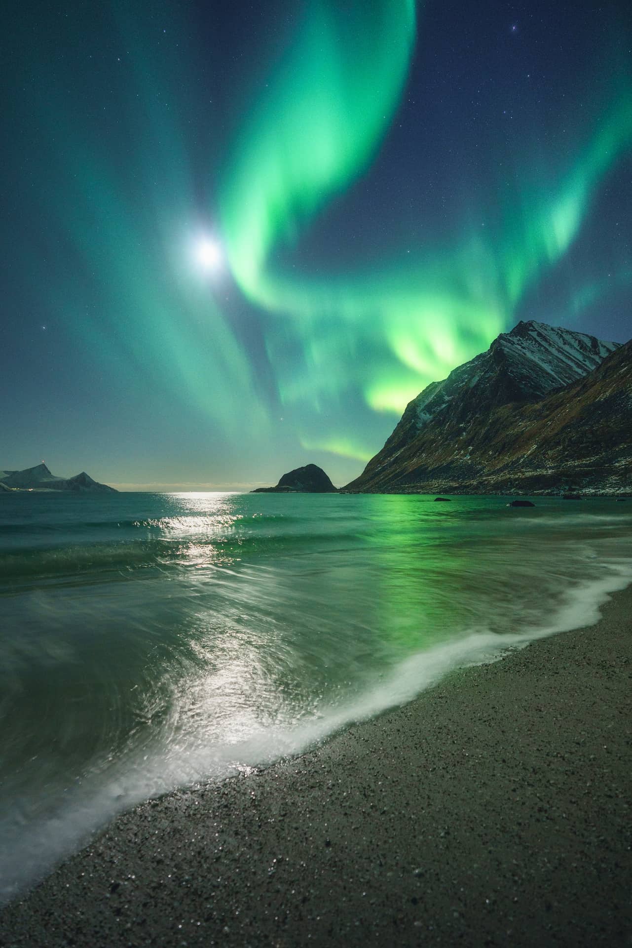 1281x1920 The 25 Best Northern Lights picture the Atlas