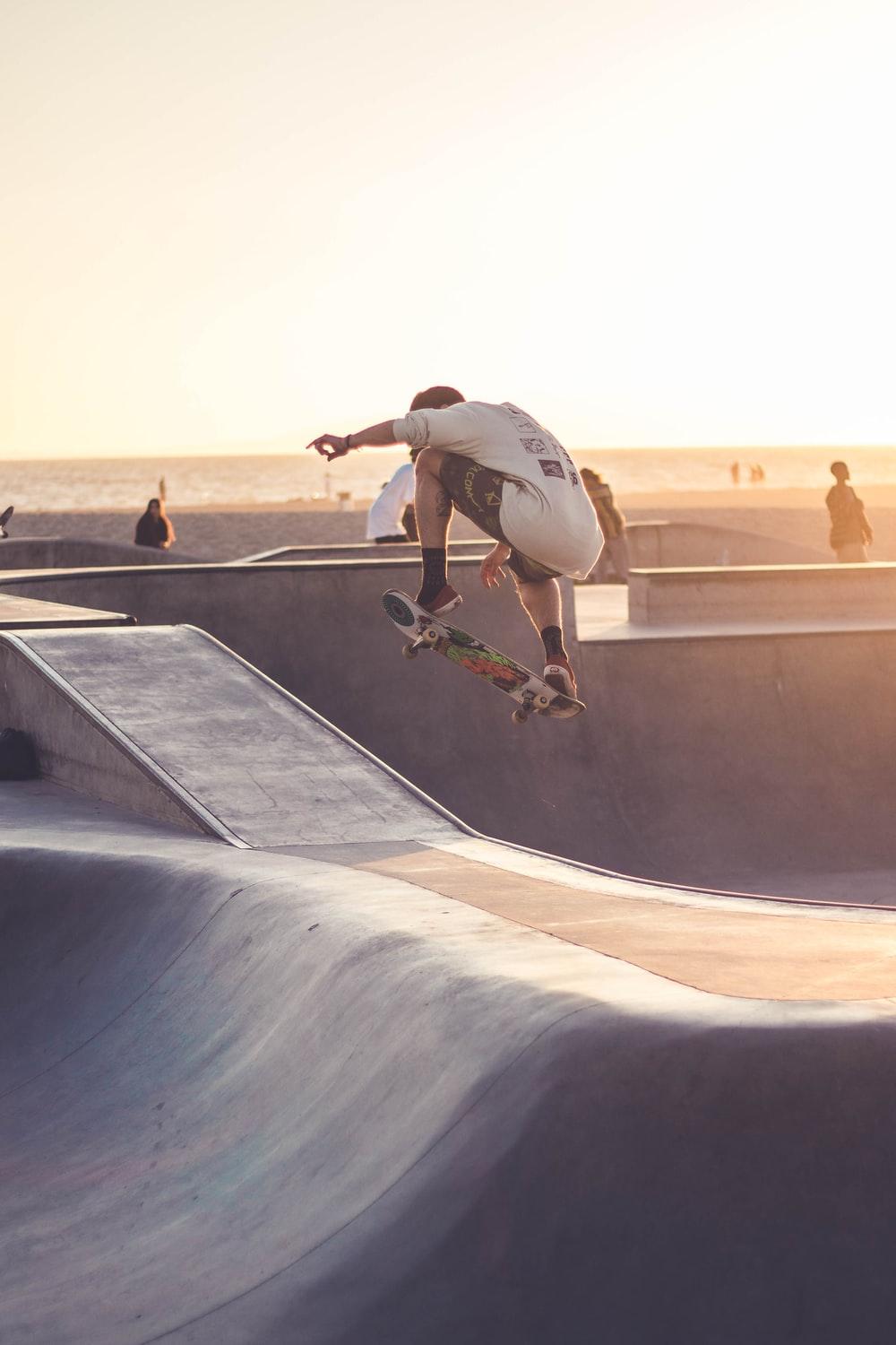 1000x1500 Skateboard Wallpaper: Free HD Download [HQ]