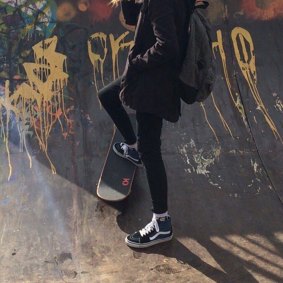 960x960 Downtown Skate Wallpaper