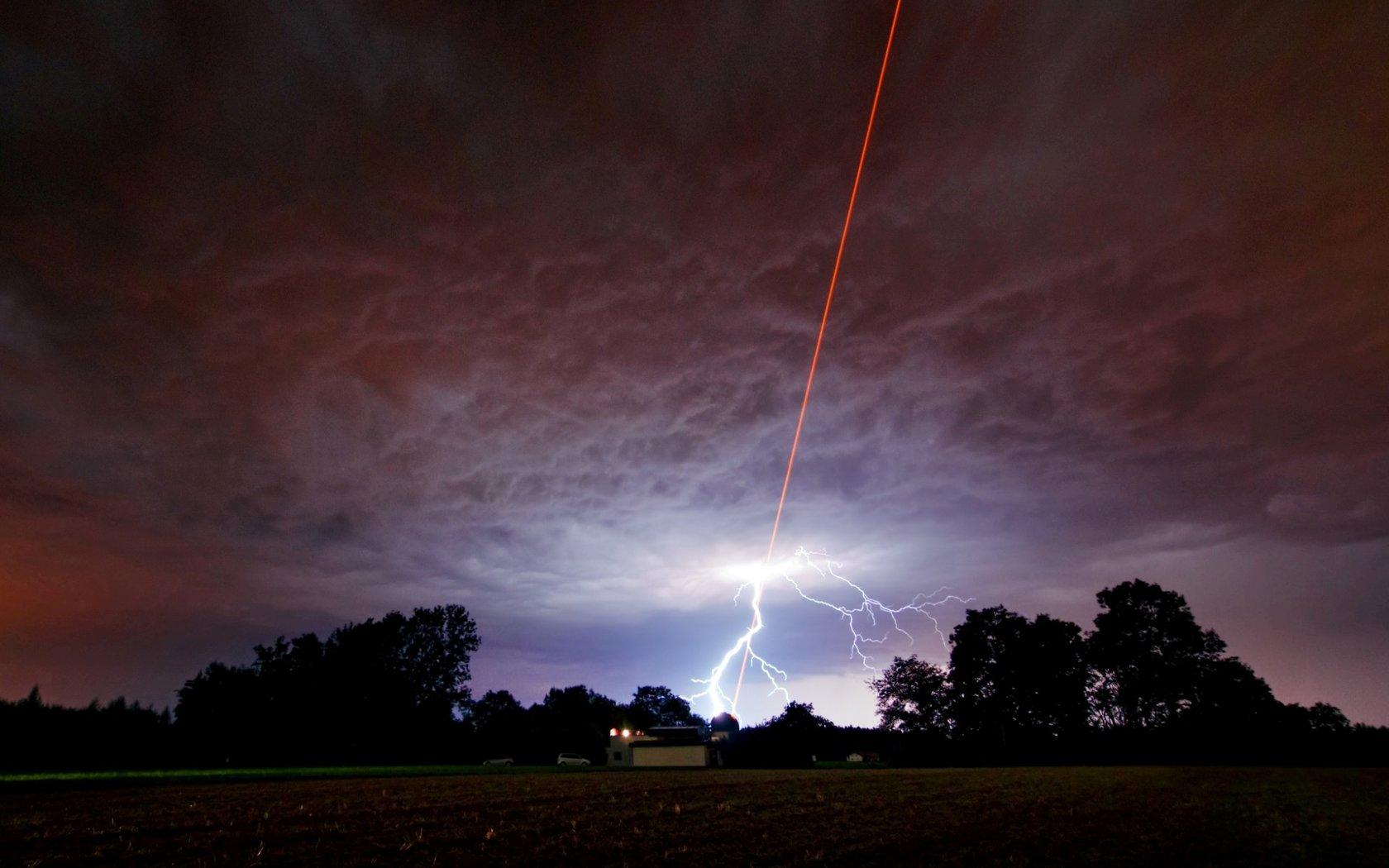 1680x1050 Laser Beam, Lightning Strike Space Wallpaper