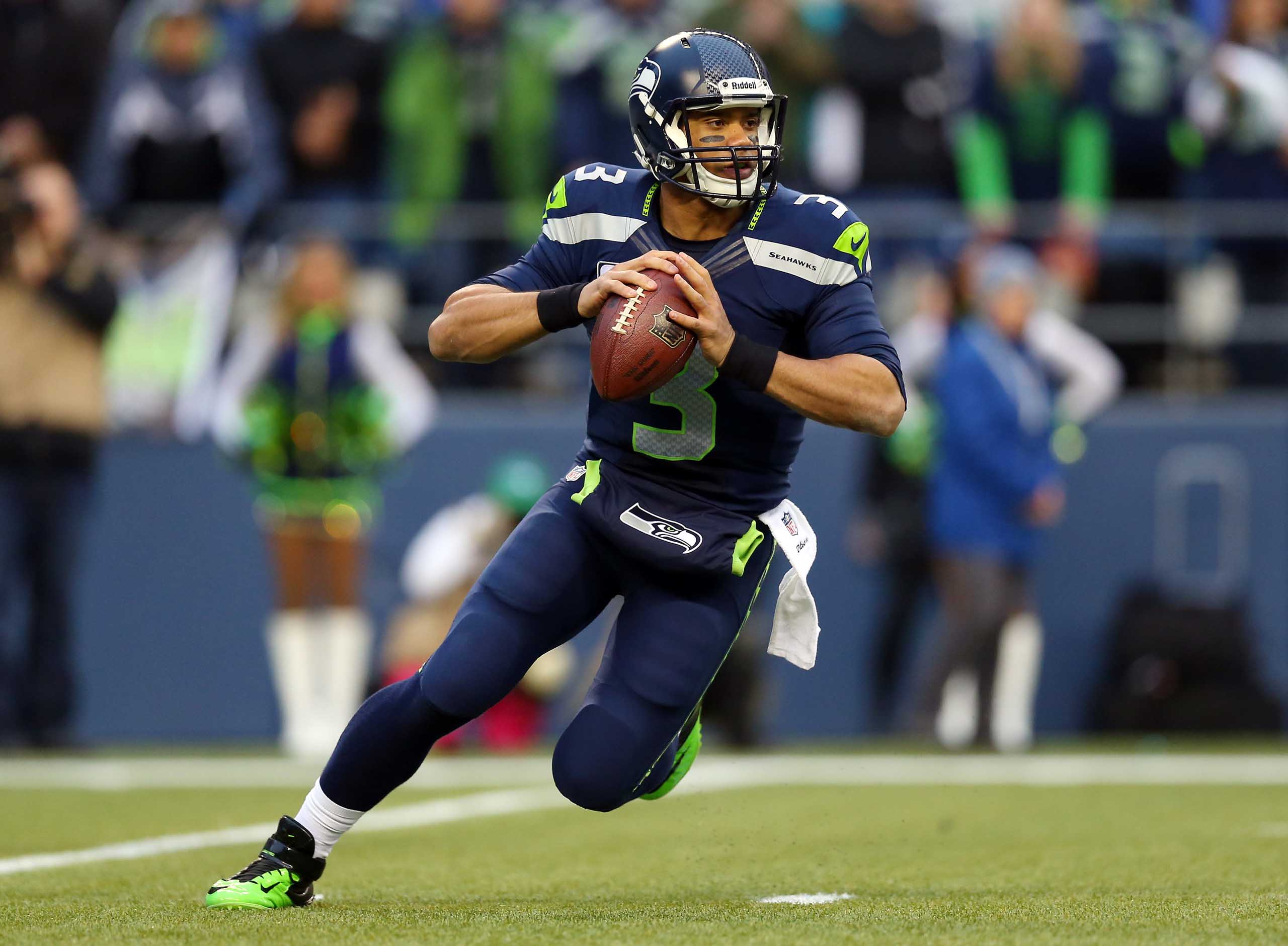 2560x1881 Russell Wilson NFL Wallpaper