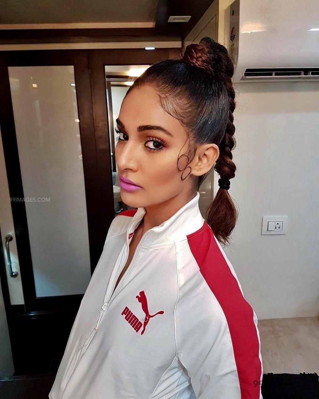 1080x1350 Mukti Mohan Best HD Wallpaper Image (1080p) (png Jpg) (2021)