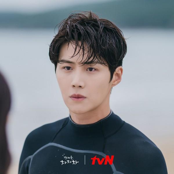 600x600 Shin Min Ah And Kim Seon Ho Share Photo Of Their Peaceful Day To Day Lives In New Drama 'Hometown Cha Cha Cha'