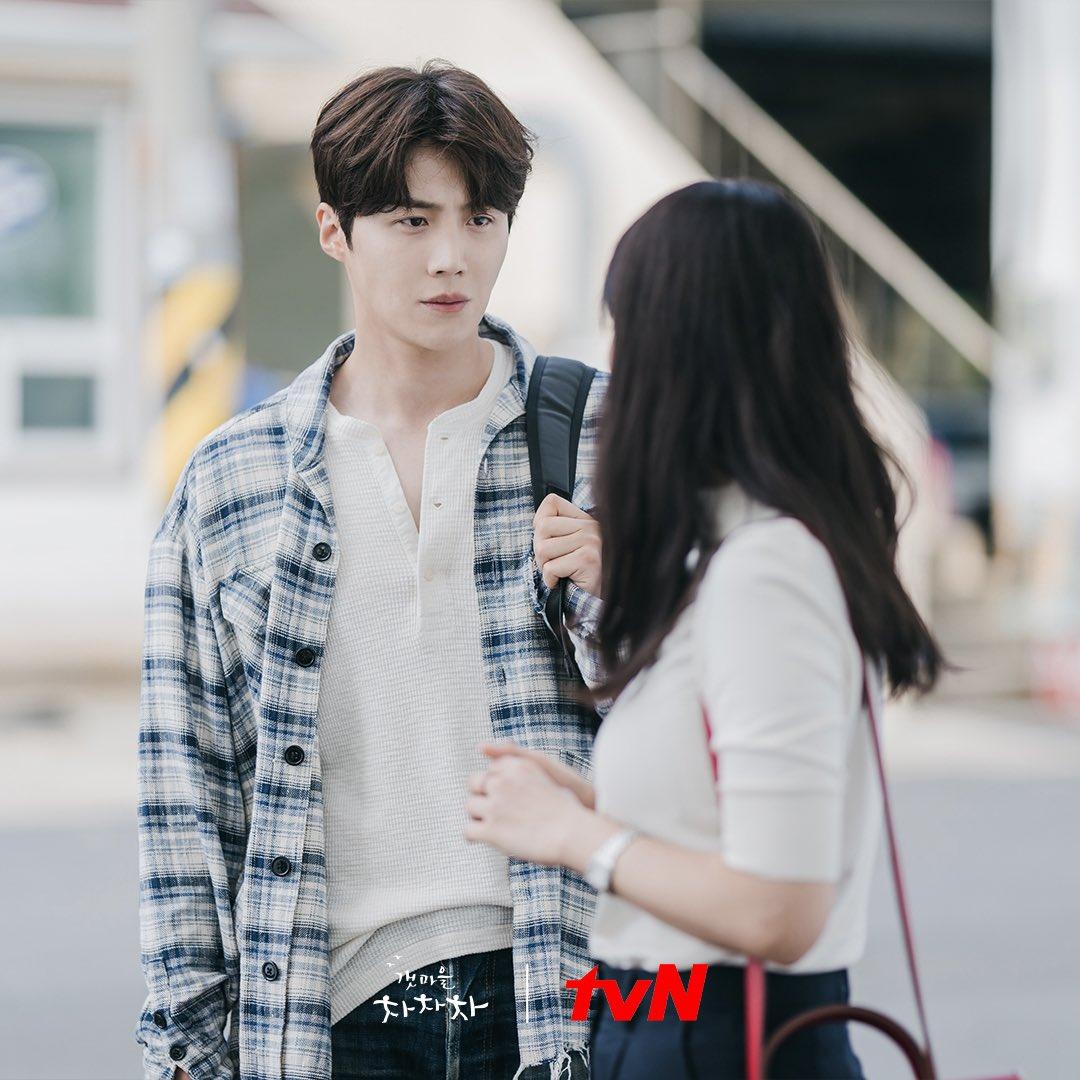 1080x1080 Shin Min Ah Keeps Her Guard Up Around Kim Seon Ho In New Drama “Hometown Cha Cha Cha” GossipChimp. Trending K Drama, TV, Gaming News