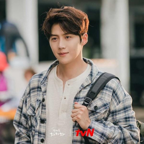 600x600 Hometown Cha Cha Cha' Episode 1: Shin Min Ah Quits Her Job In Seoul And Searches For Peace In Gongjin, Kim Seon Ho Becomes Her Knight In A Plaid Shirt