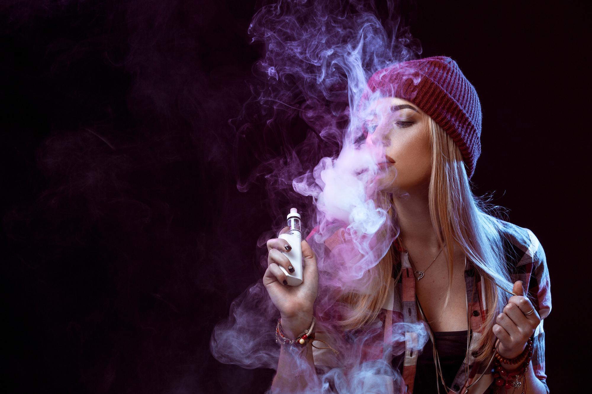 2000x1333 Vape smoke tricks. The Vape Tricks and Smoke Tricks & How To Do Them