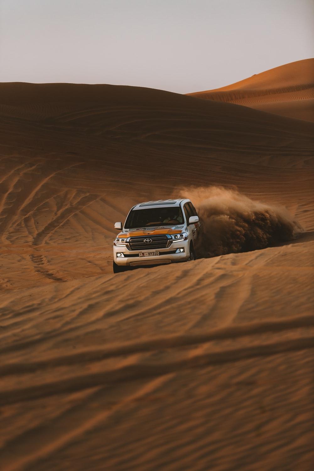 1000x1498 Car In Desert Picture. Download Free Image