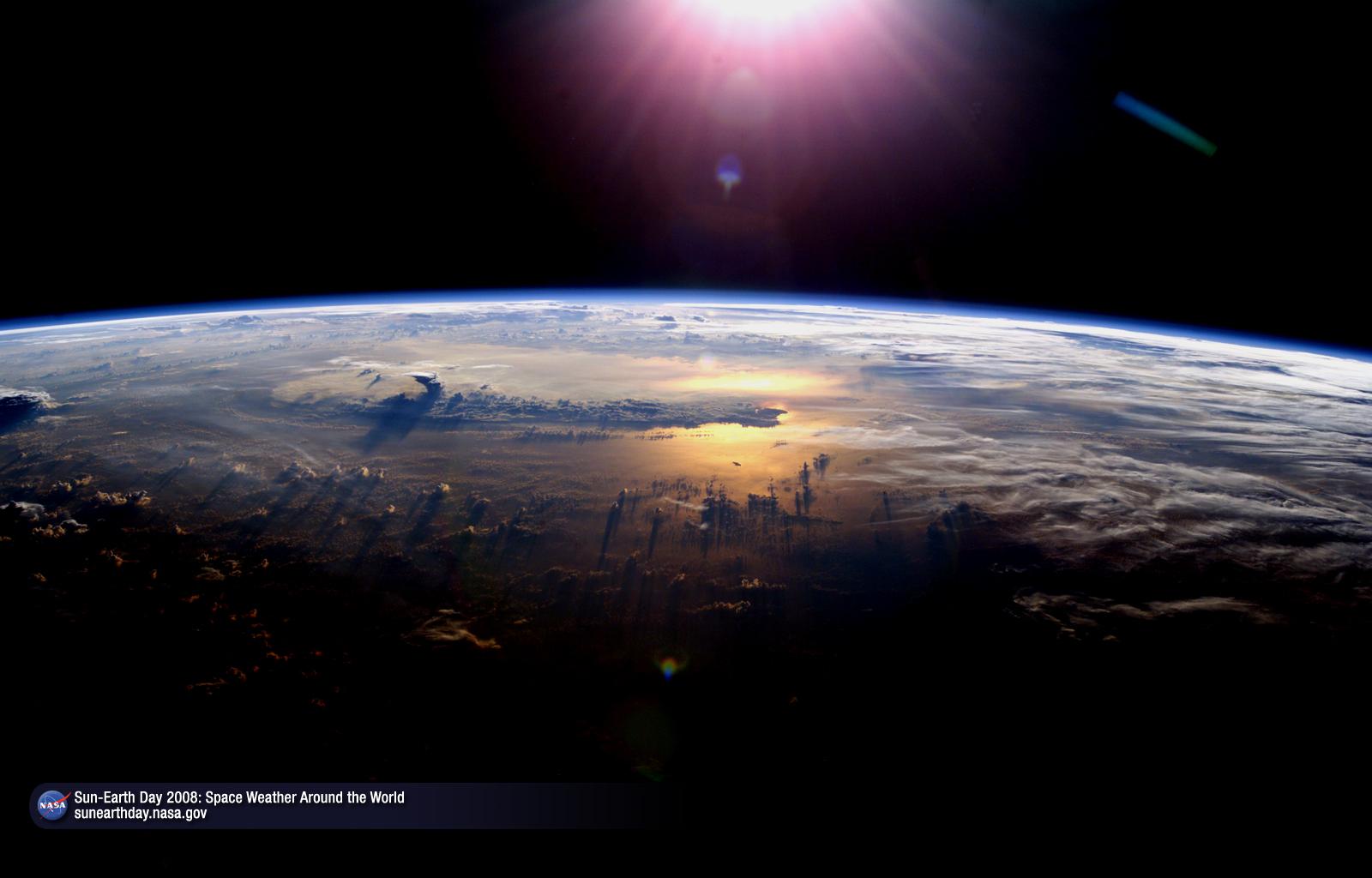 1600x1024 NASA Earth Day Weather Around The World