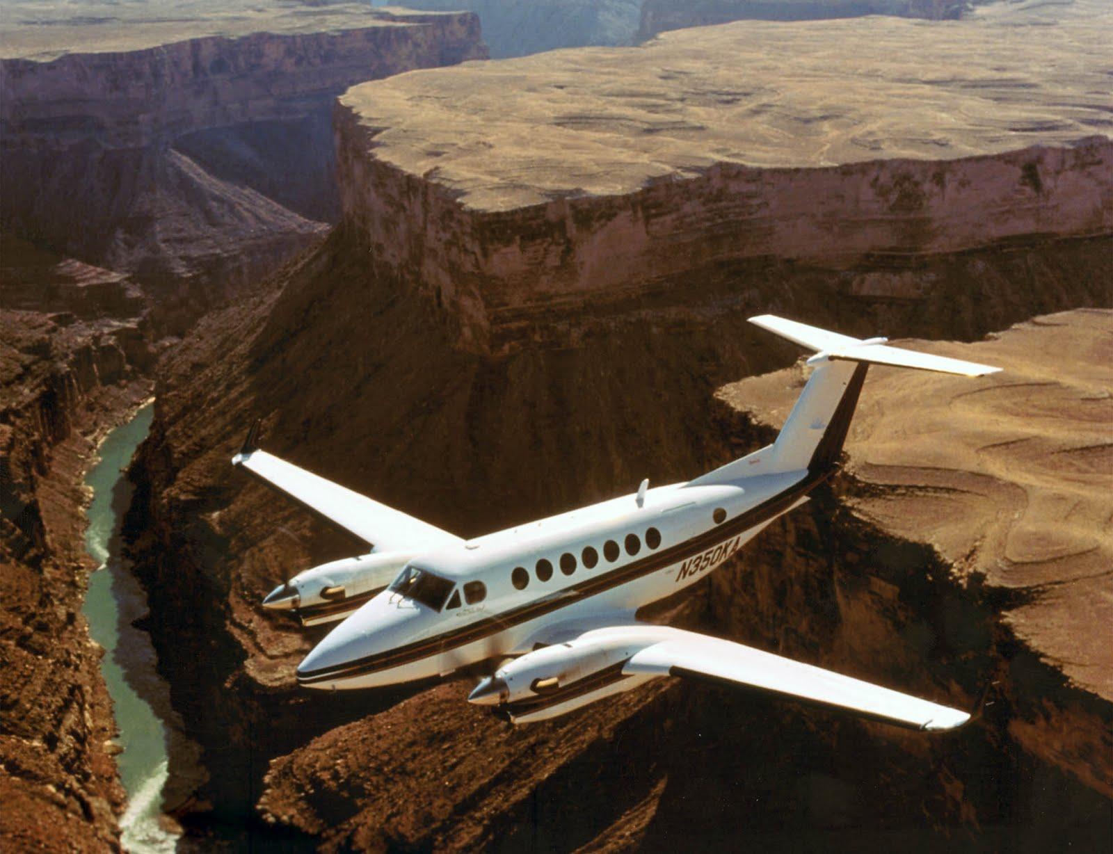 1600x1228 Beechcraft Wallpaper