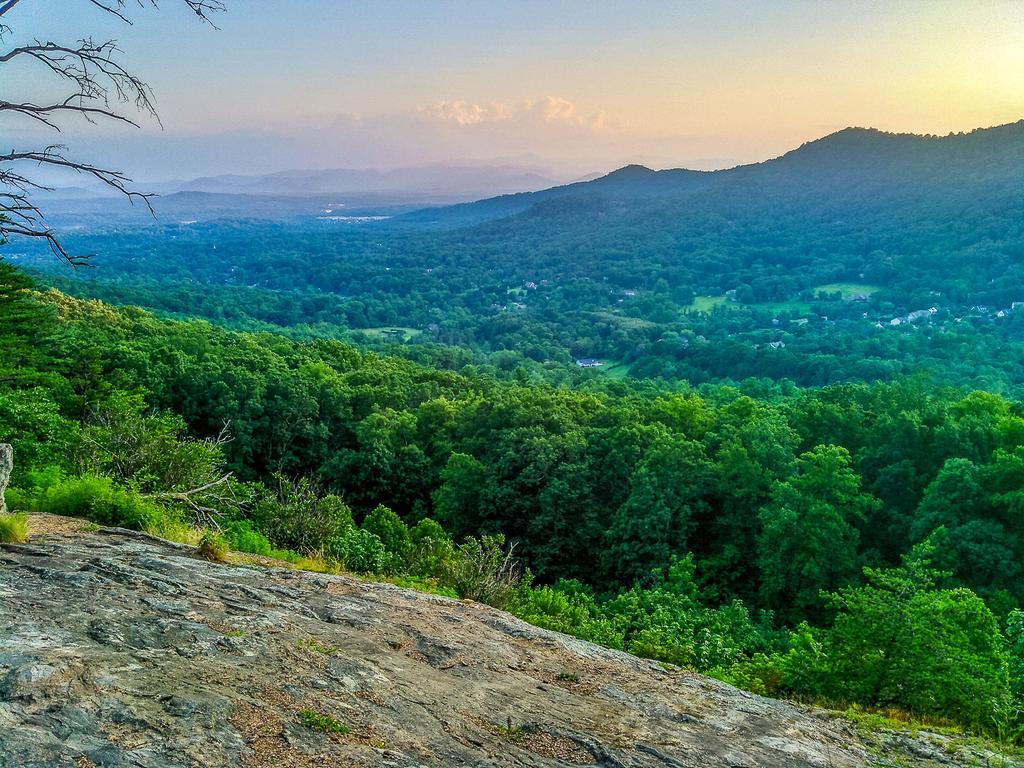 1024x768 Short Hikes Near Asheville on the Blue Ridge Parkway