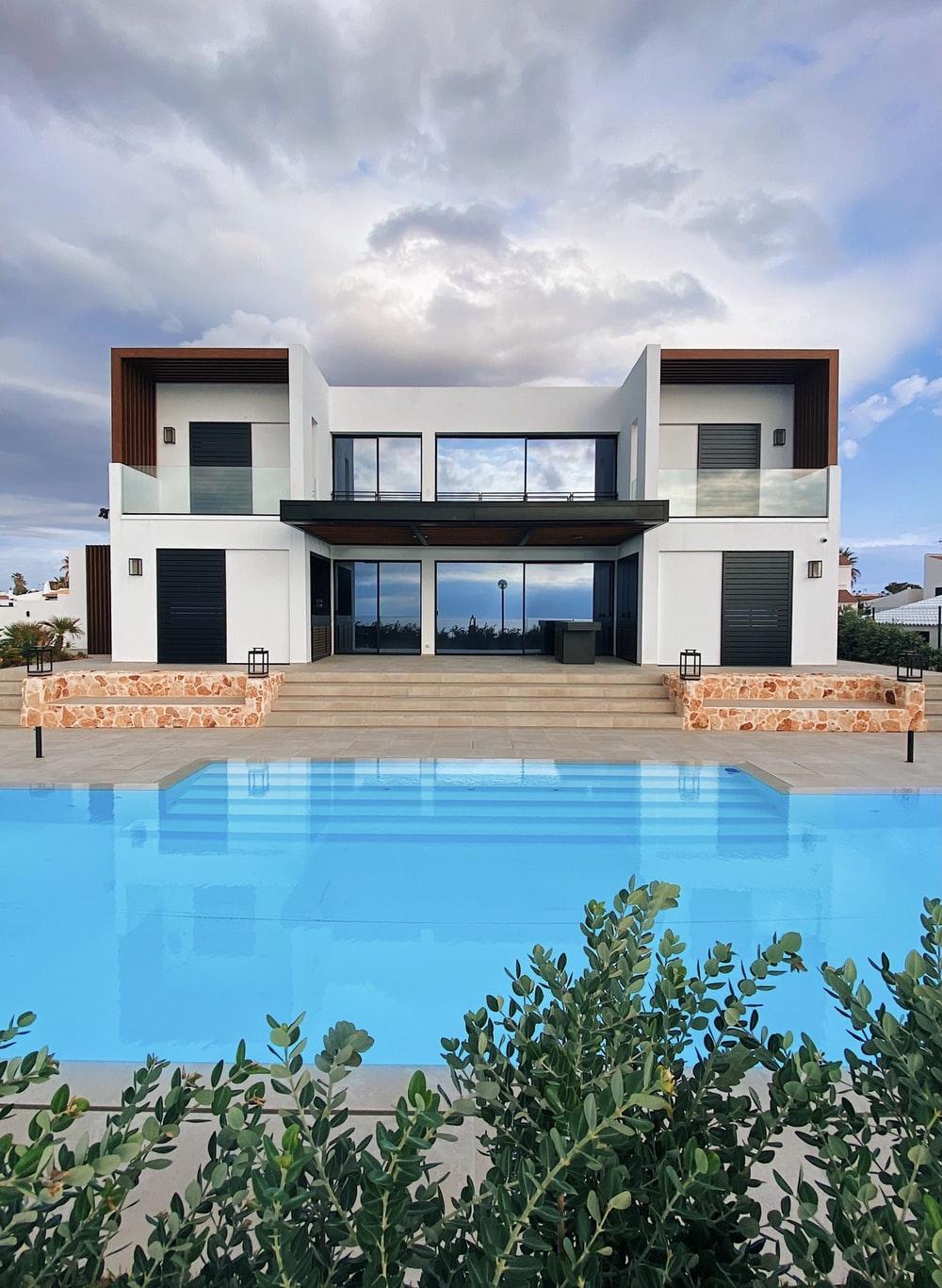 1000x1366 Luxury House Picture [HD]. Download Free Image