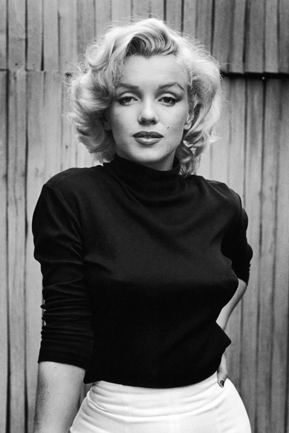 1200x1800 Marilyn Monroe Desktop Wallpaper