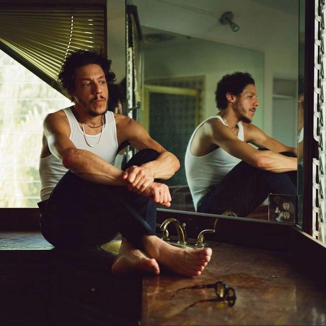 1072x1072 Theo Rossi's Feet << wikiFeet Men