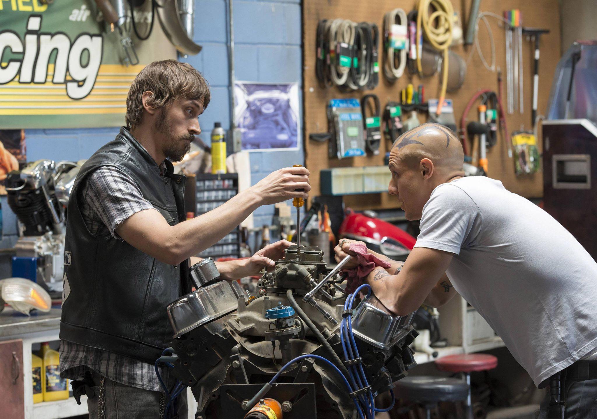 2048x1439 Theo Rossi as Juice in Sons of Anarchy (6x01) Rossi Photo