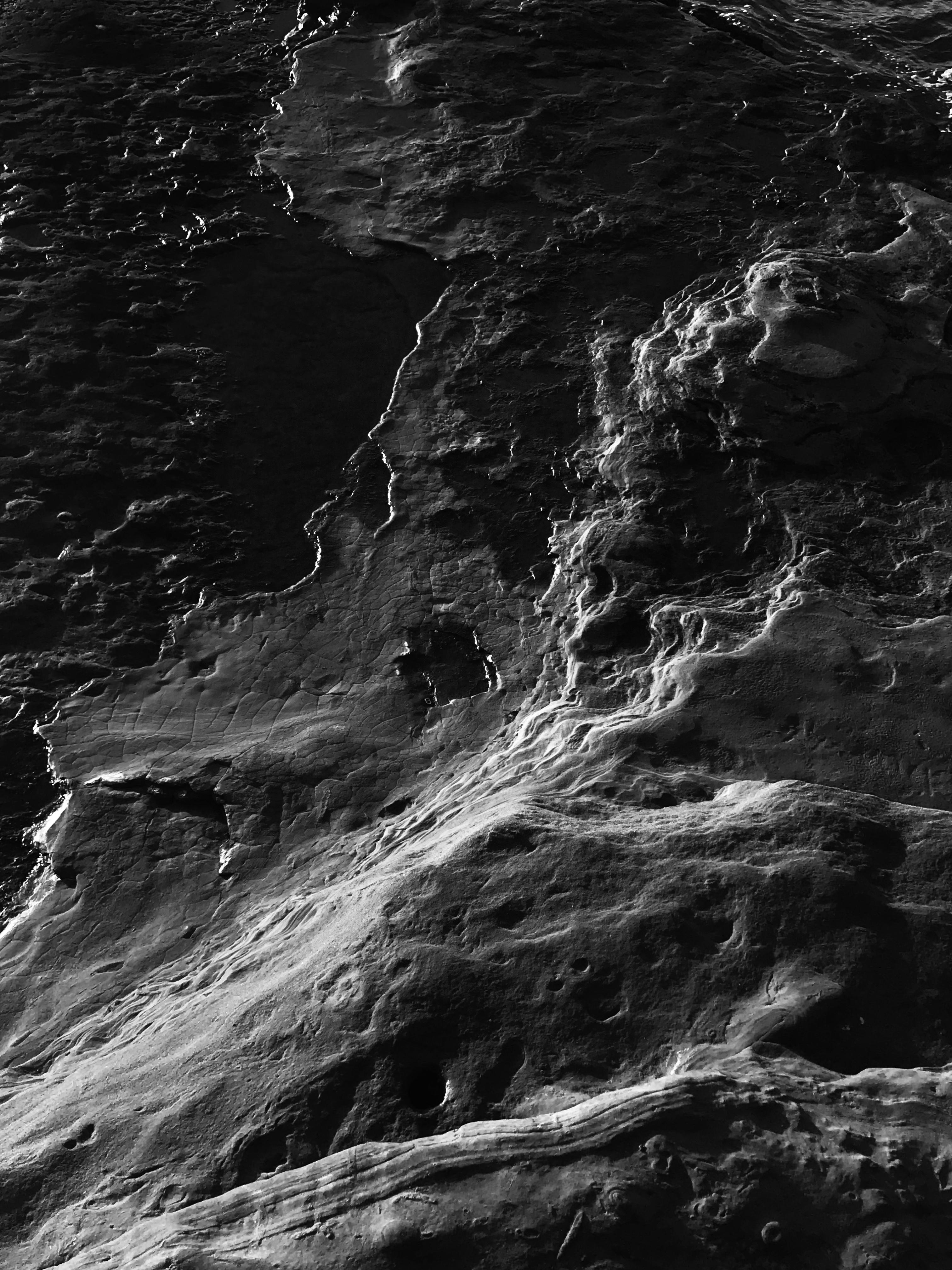 3024x4032 Black and White Photo of Waves · Free