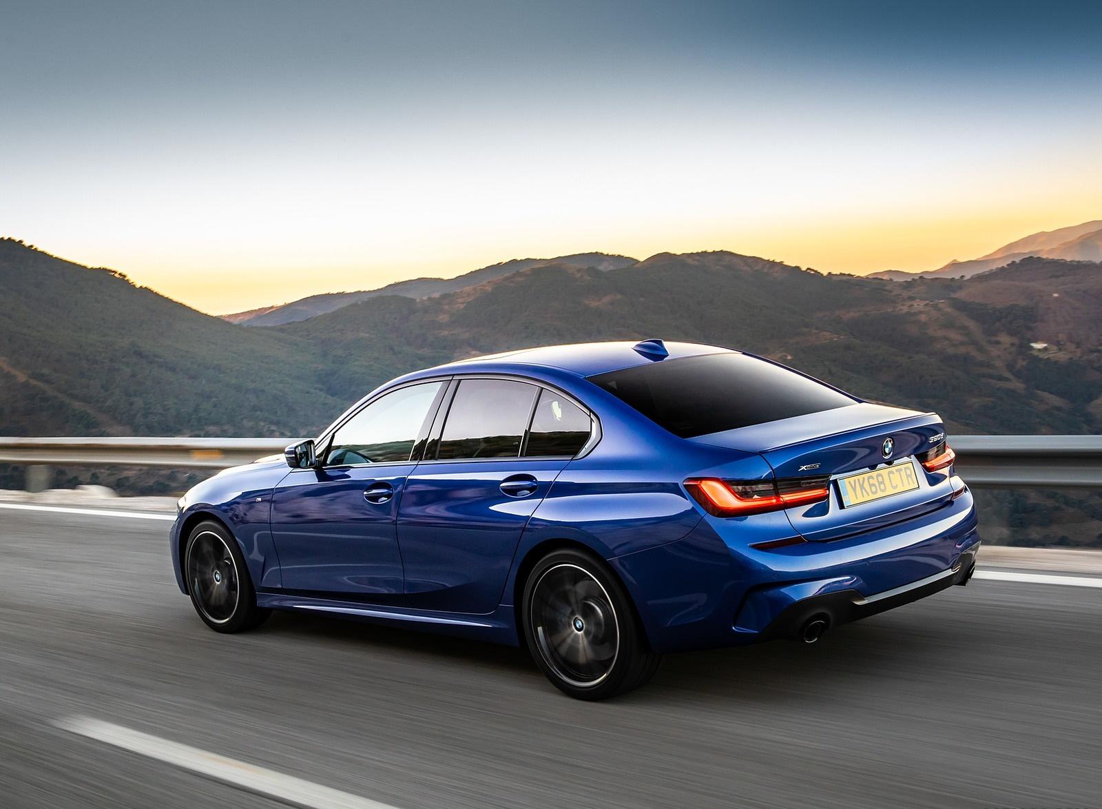 1600x1174 BMW 3 Series Saloon 320d XDrive (UK Spec) Rear Three Quarter Wallpaper (12)