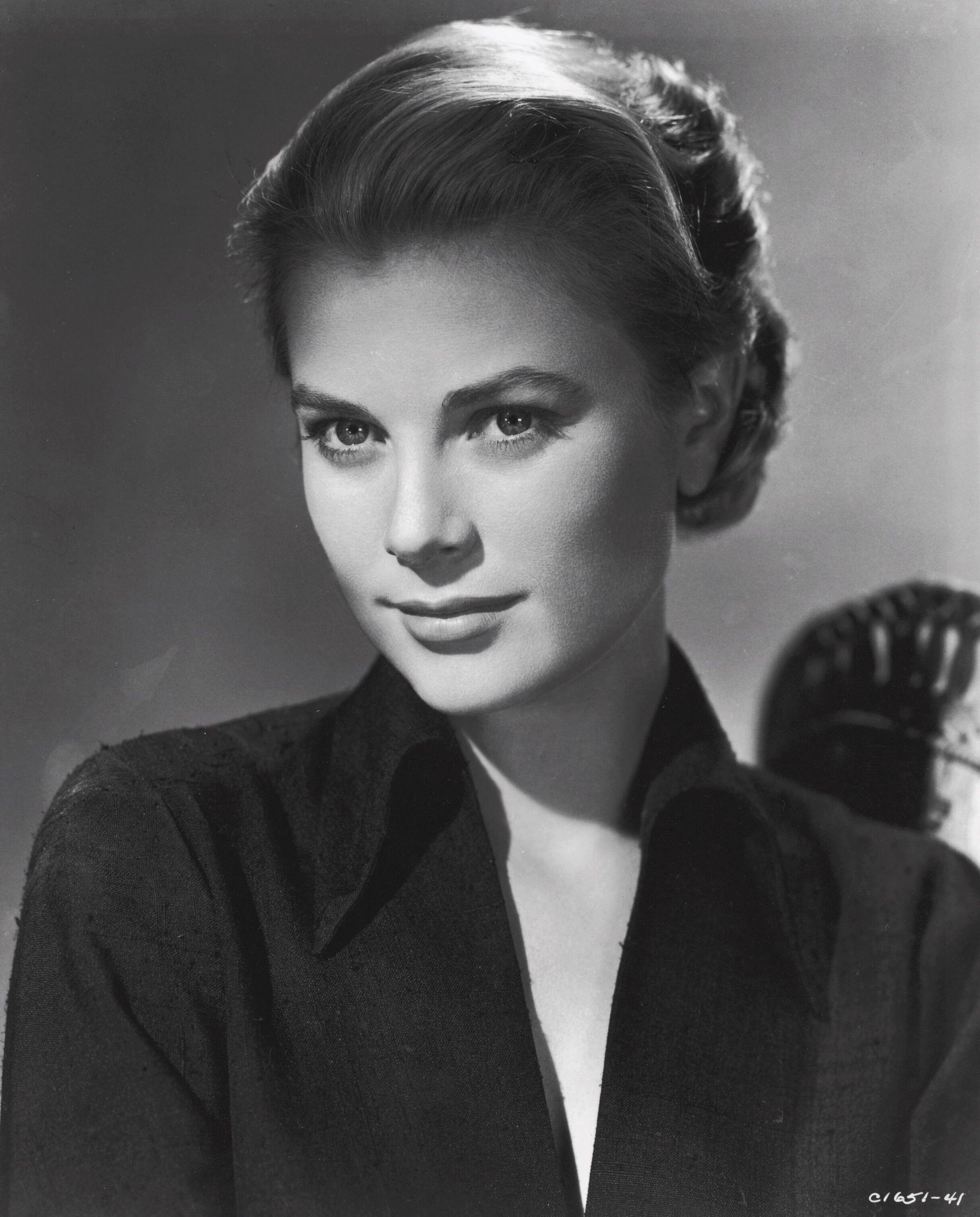 2431x3019 Jean Seberg had the ideal feminine face. Grace kelly, Princess grace kelly, Hollywood