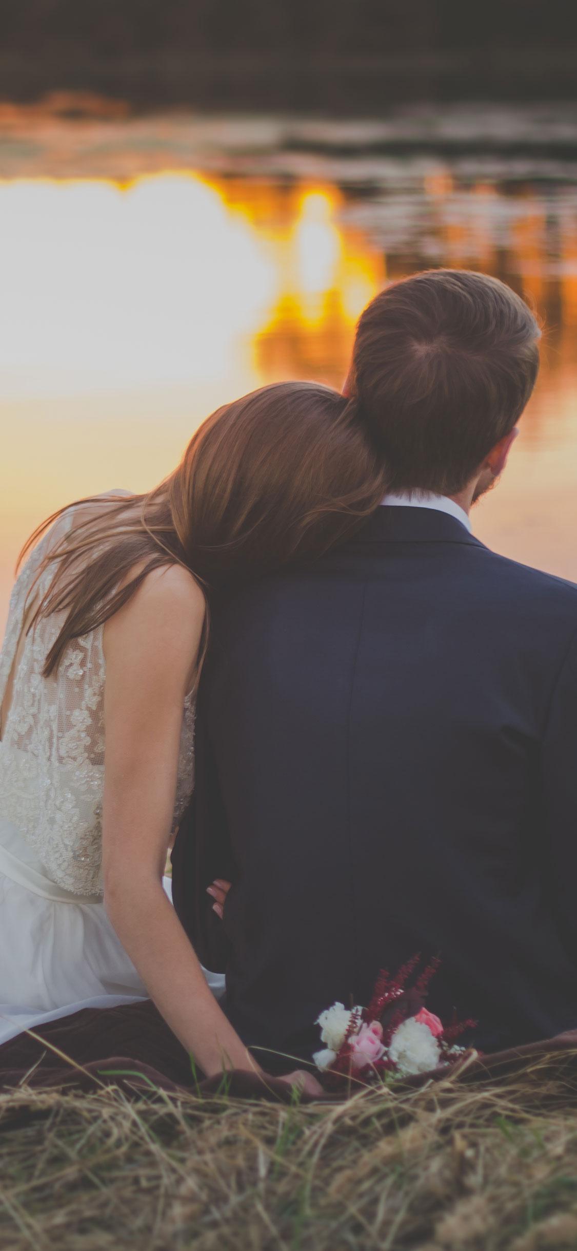 1125x2436 iPhone Couple Wallpaper HD HD Wallpaper