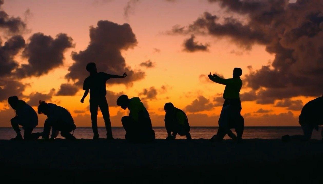 1259x720 ATEEZ✨. Silhouette photo, Waves, Waves wallpaper