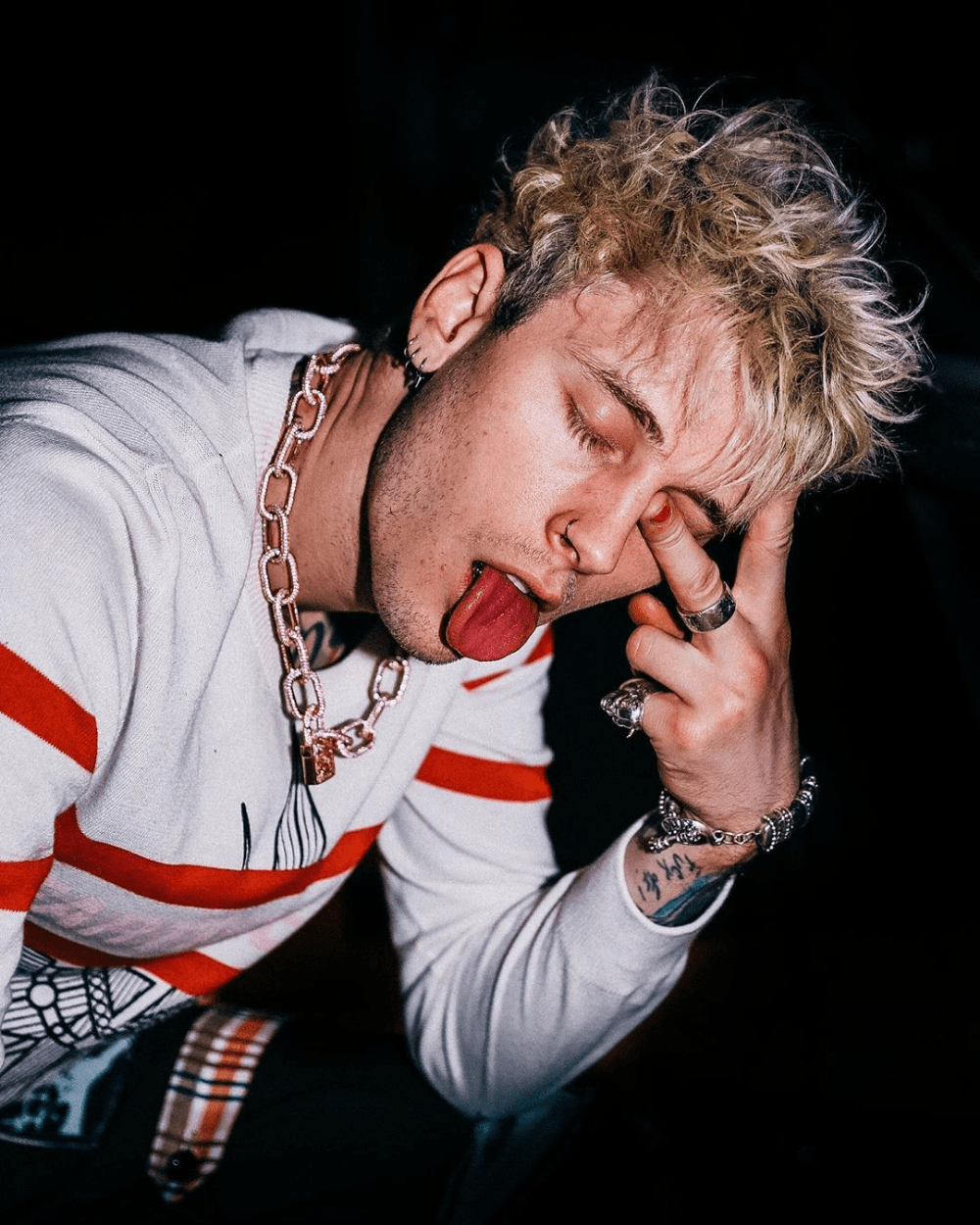 1000x1250 Colson Baker Wallpaper