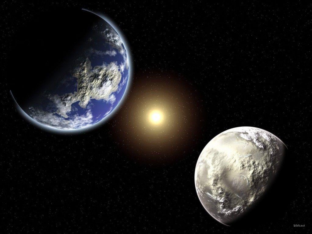 1024x768 Earth And Moon Wallpaper