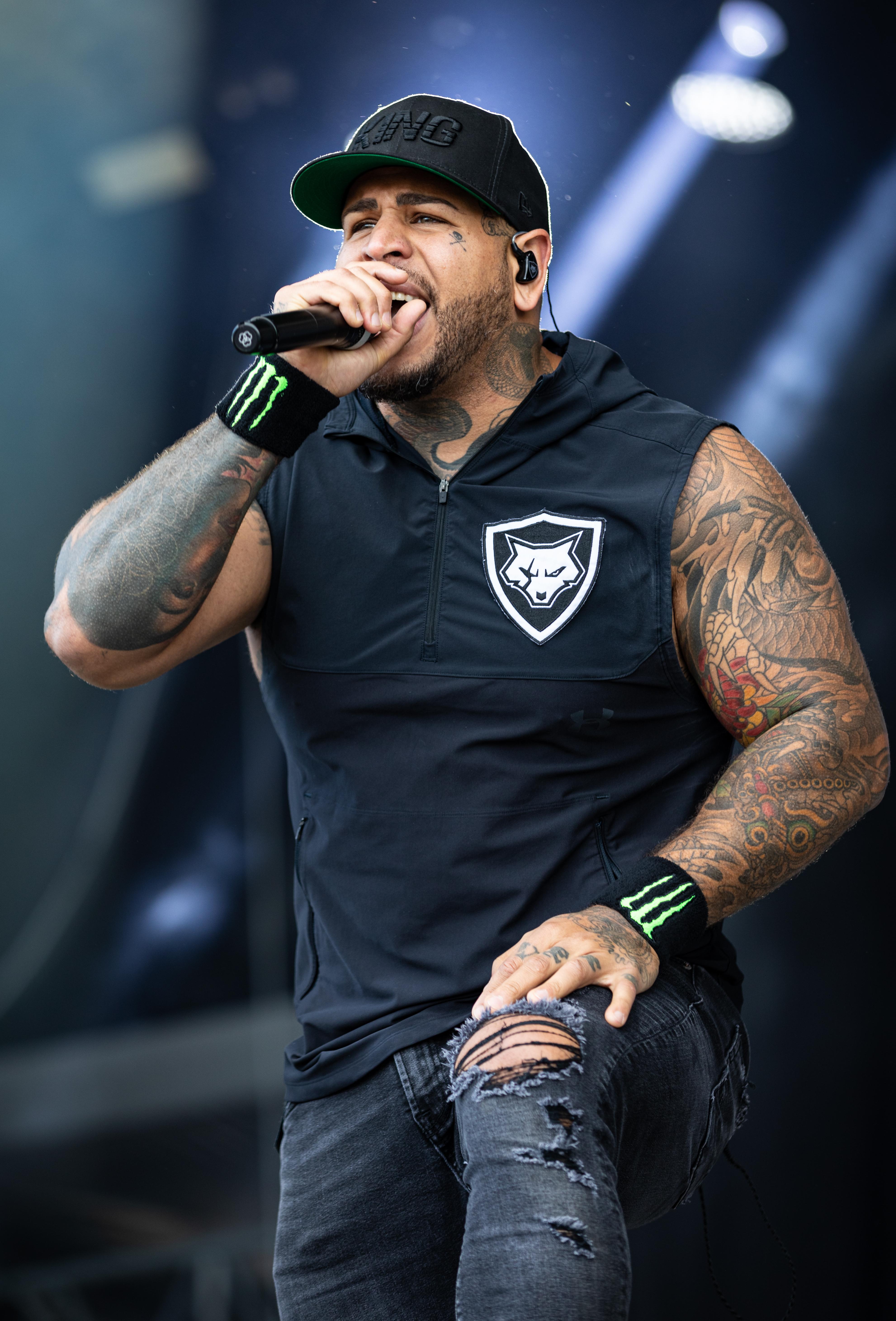 3963x5841 Tommy Vext