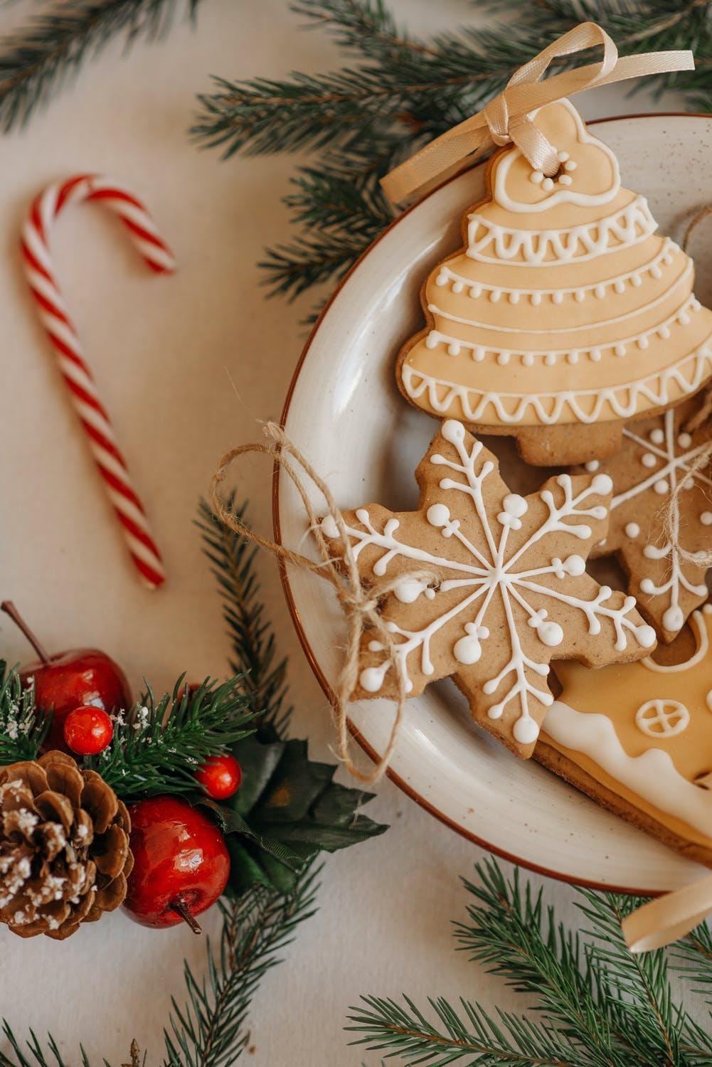1001x1500 Free Stunning Christmas Wallpaper Background For iPhone
