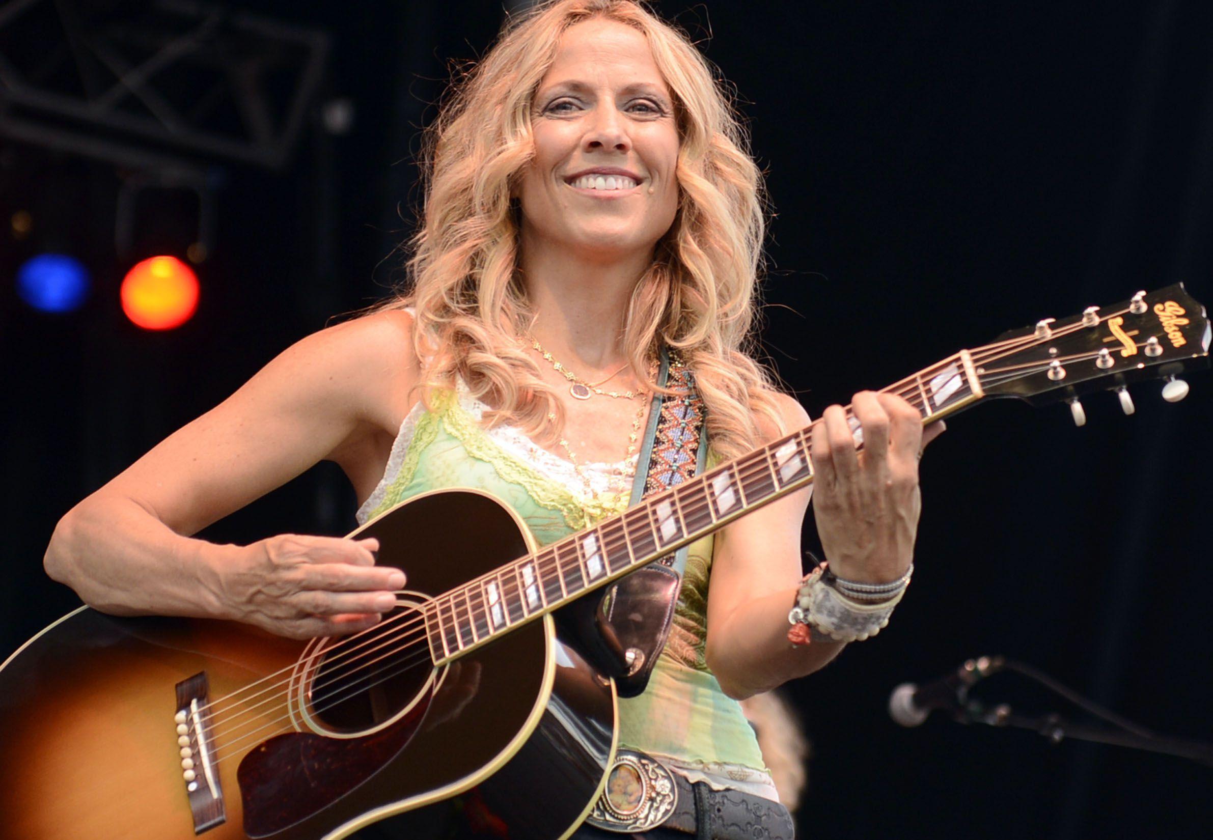 2382x1650 Sheryl Crow Wallpaper