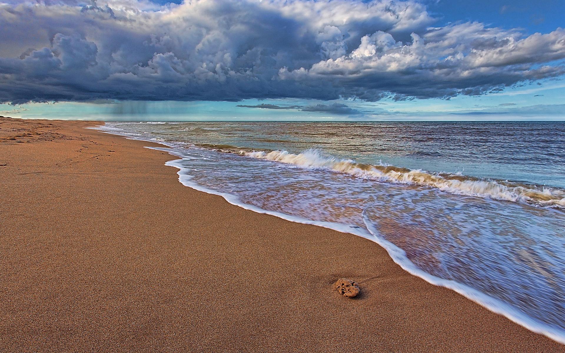1920x1200 Beach cloudy